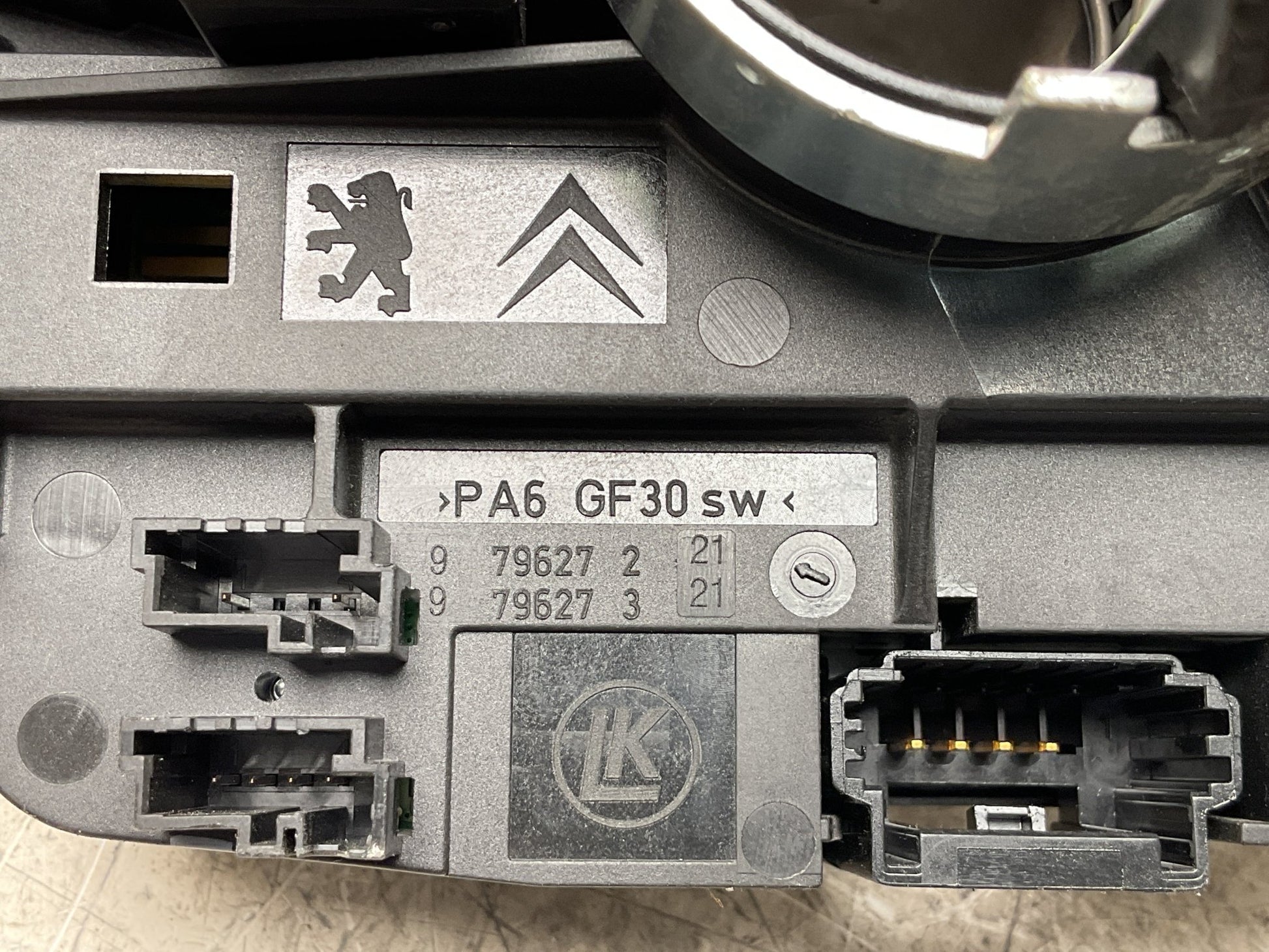 Mando Multifuncion Peugeot 2008 5008 09 - 16 - 98312545ZD