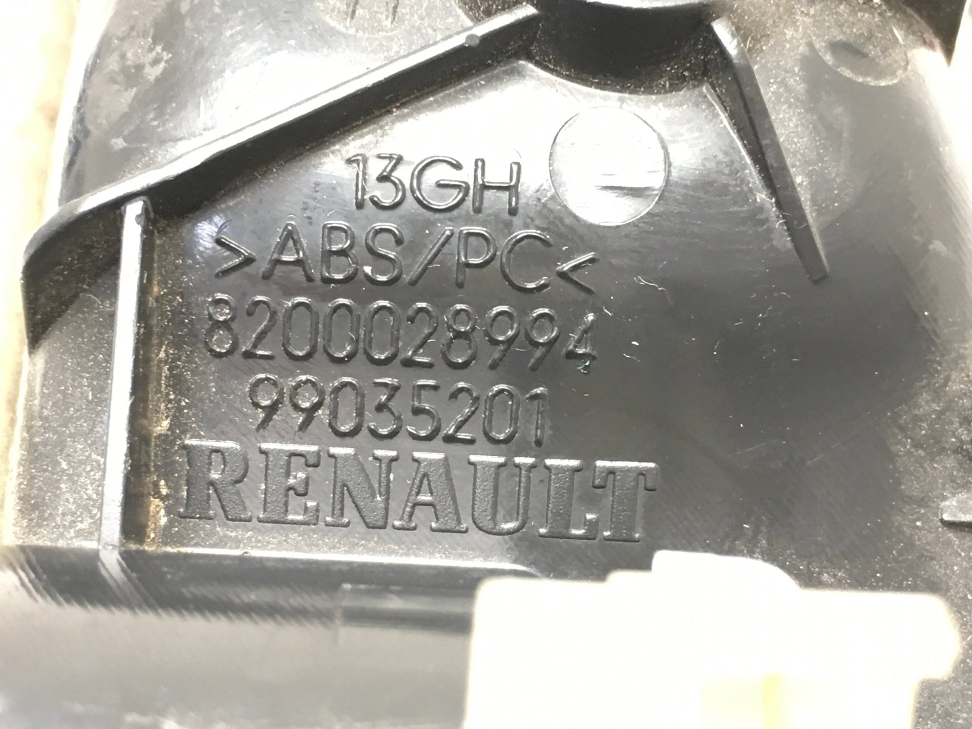 Maneta interior tra izq Renault 8200028994 - 8200028994