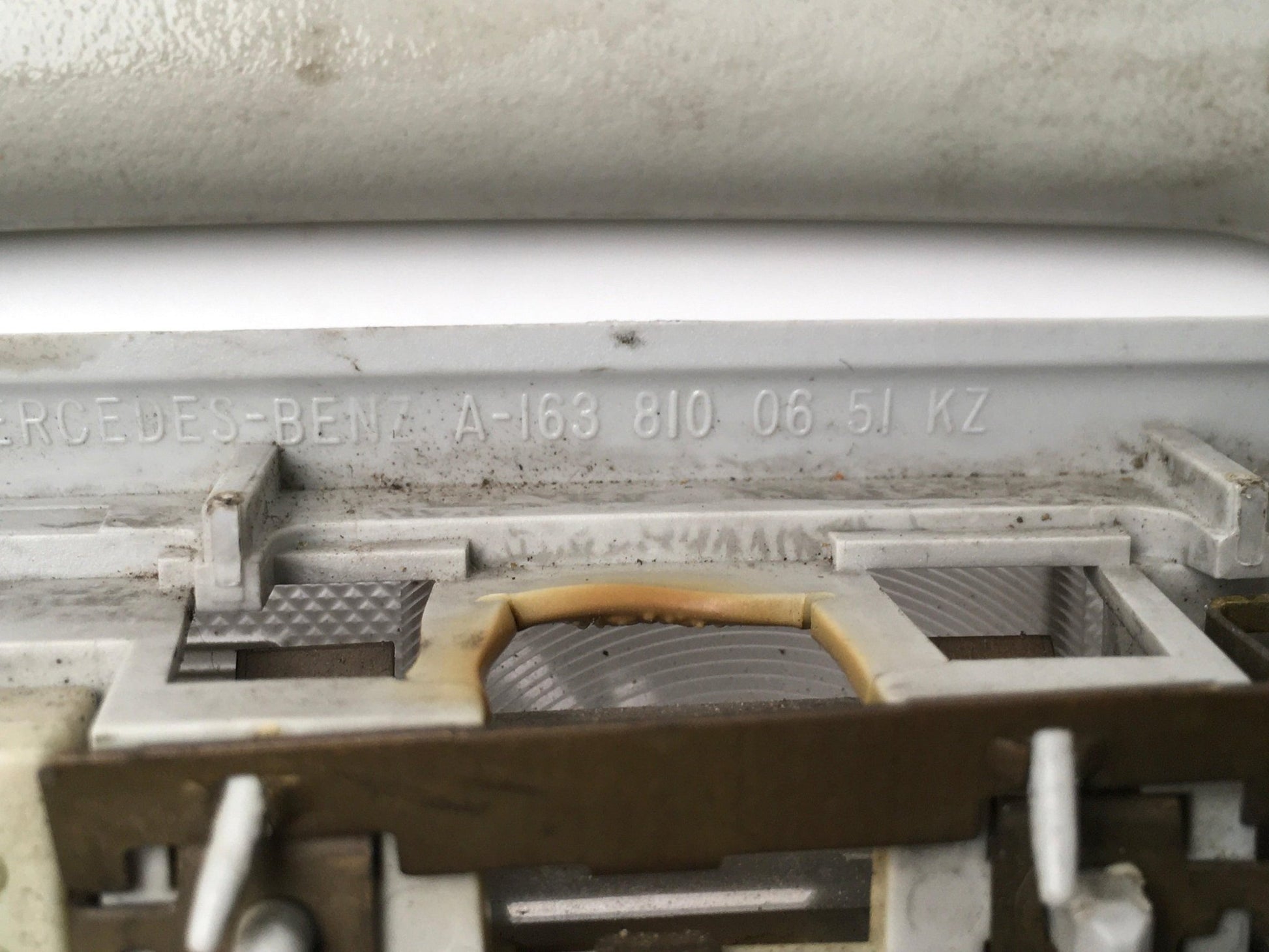 Maneta techo Mercedes W163 - A1638100651