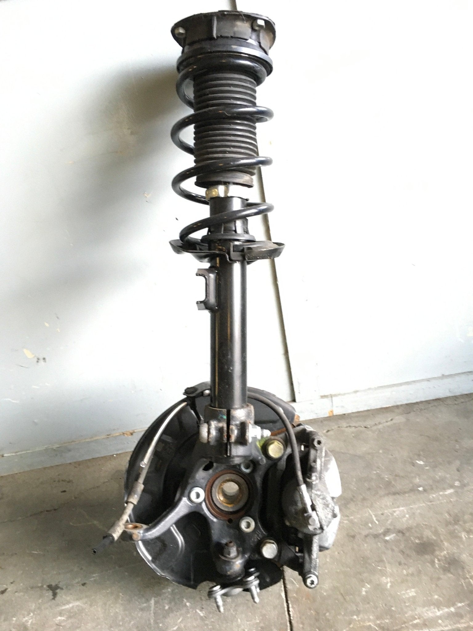 Mangueta del izq VW 5Q0413023FK - 5Q0413023FK