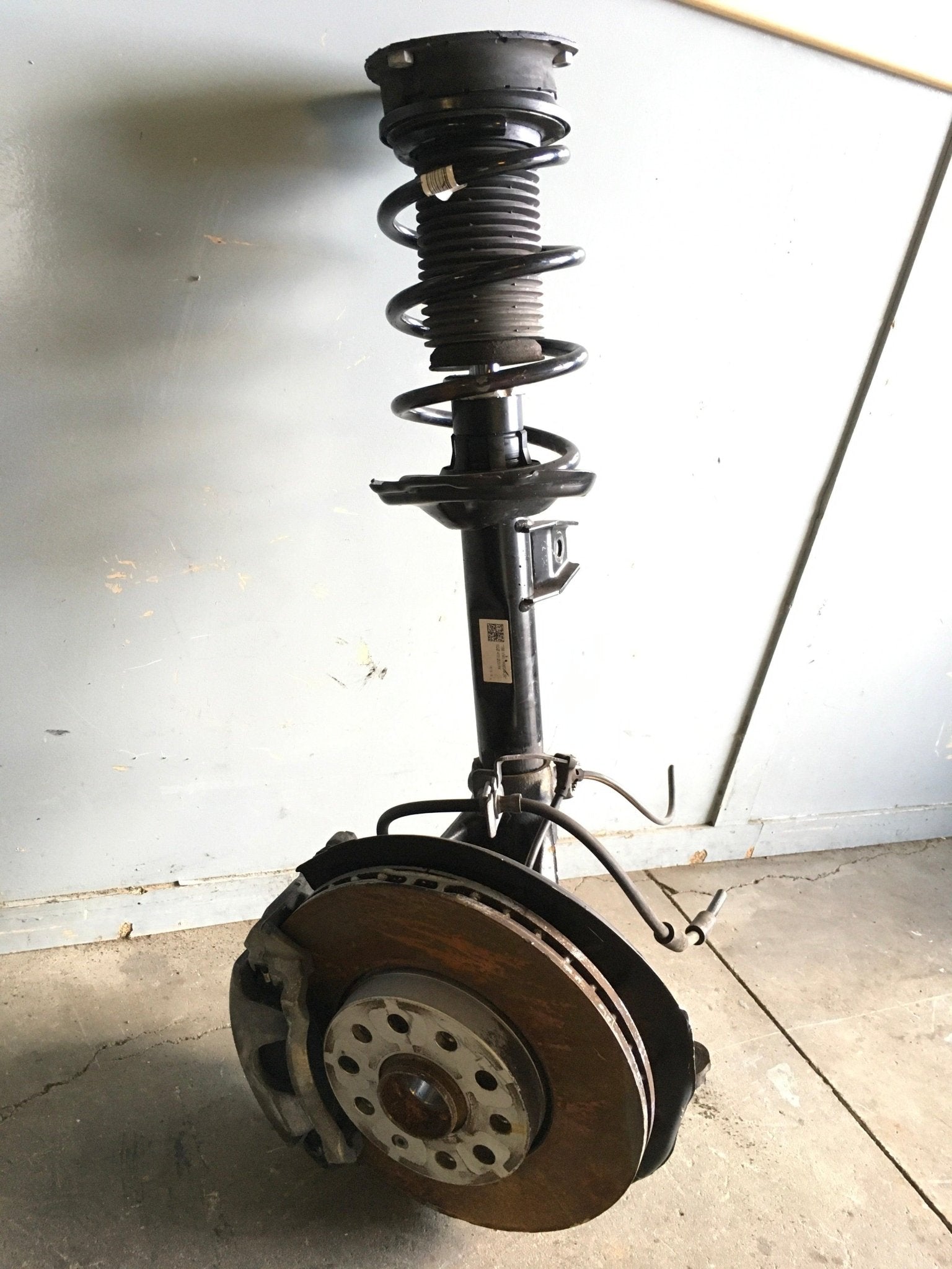 Mangueta del izq VW 5Q0413023FK - 5Q0413023FK