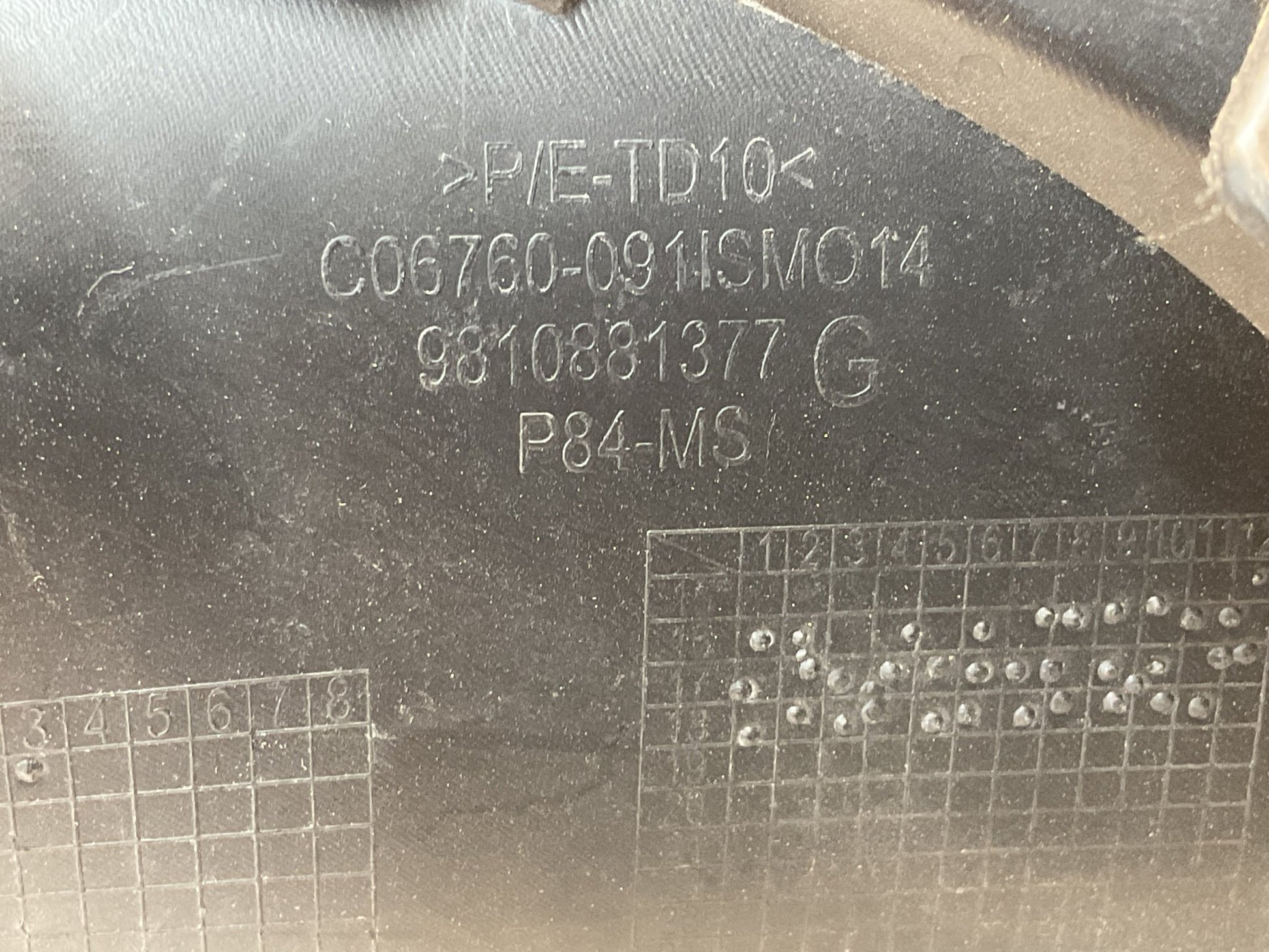Marco faro antiniebla izq Peugeot 16-22 - 9810881377