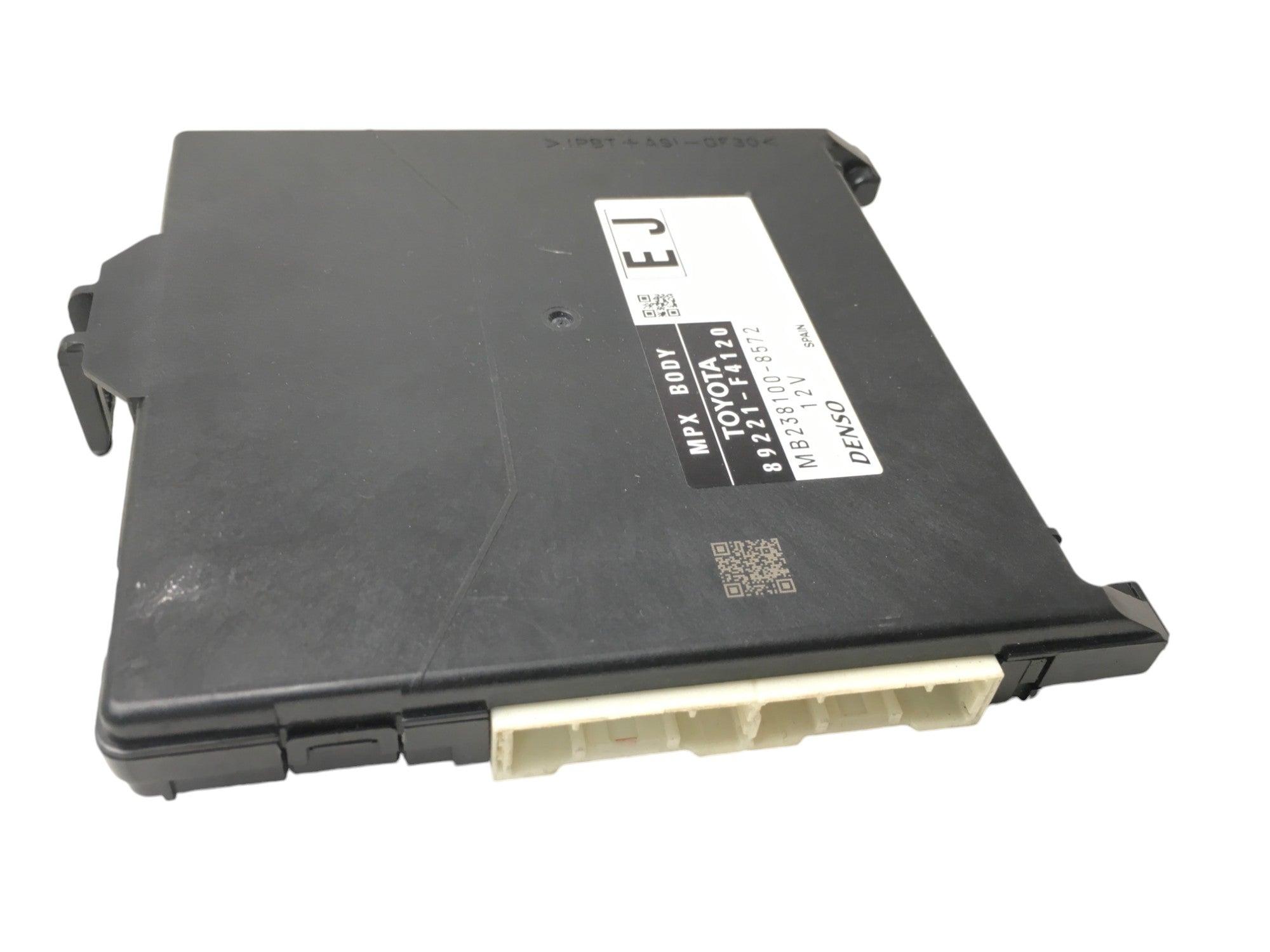 Modulo Caja Fusibles Toyota C - HR - 89221F4120