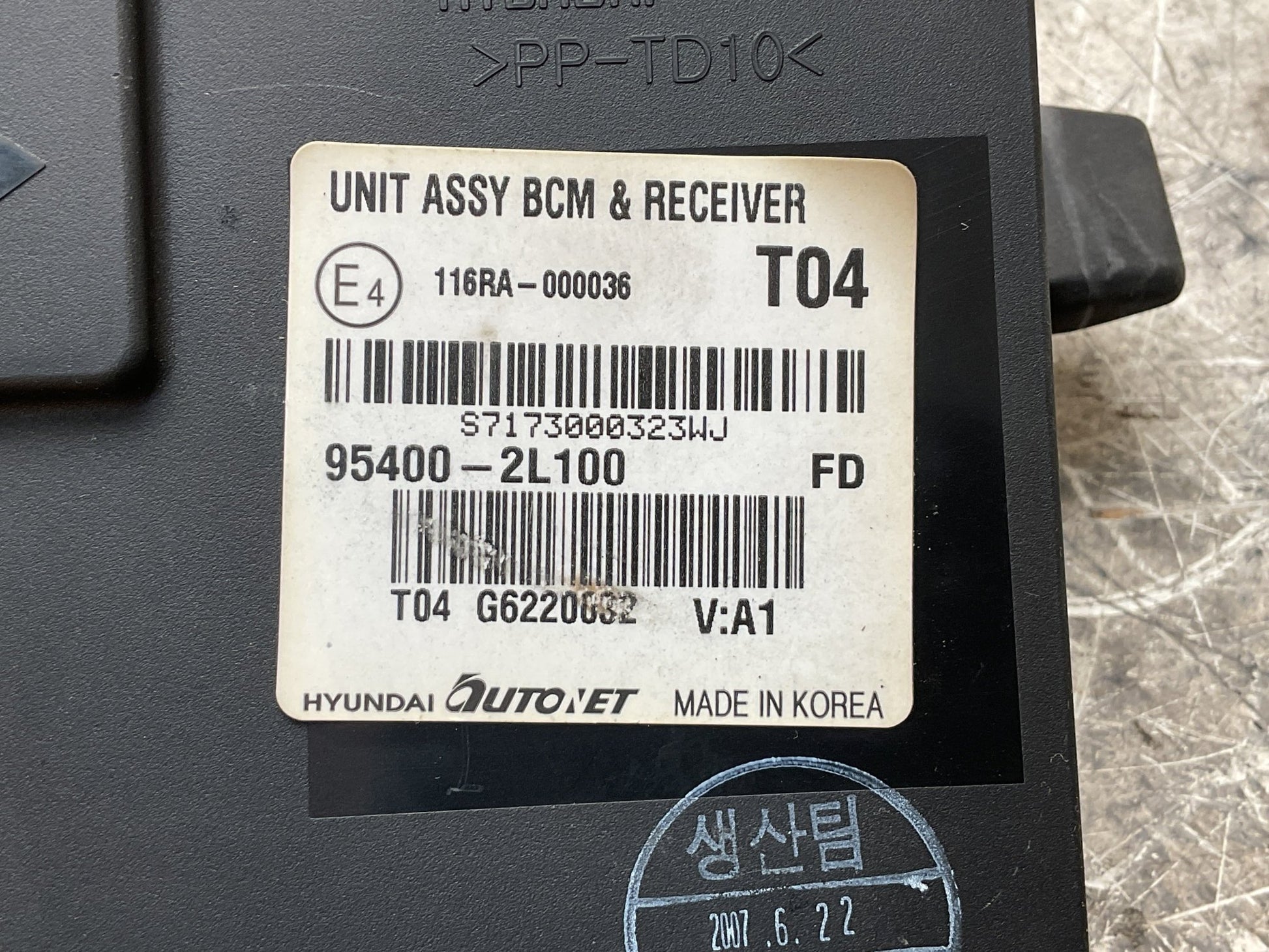 Modulo Confort Hyundai i30 2007 - 2012 - 954002L100