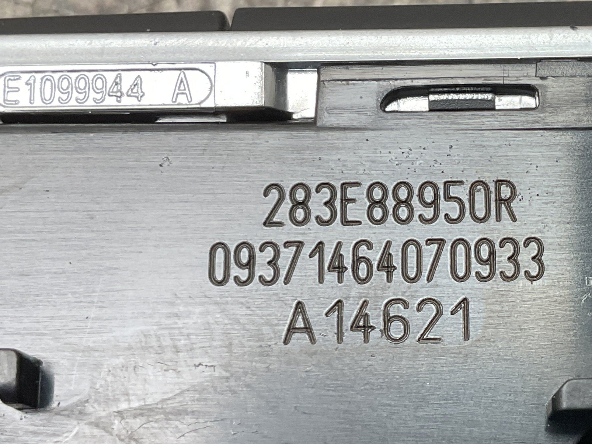 Modulo Multifuncion Renault 283E88950R - 283E88950R