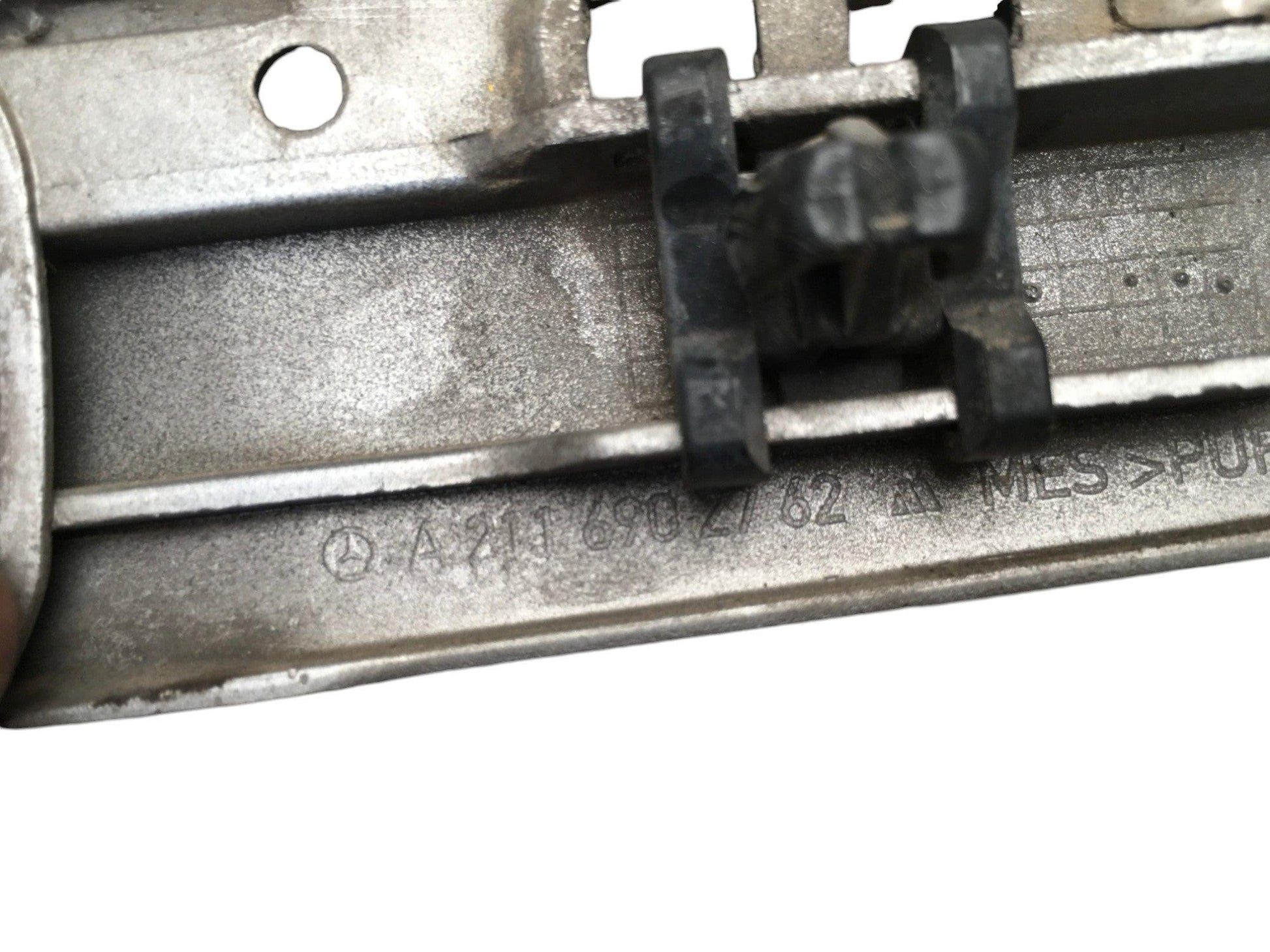 Moldura aleta izquierda Mercedes W211 - A2116902762