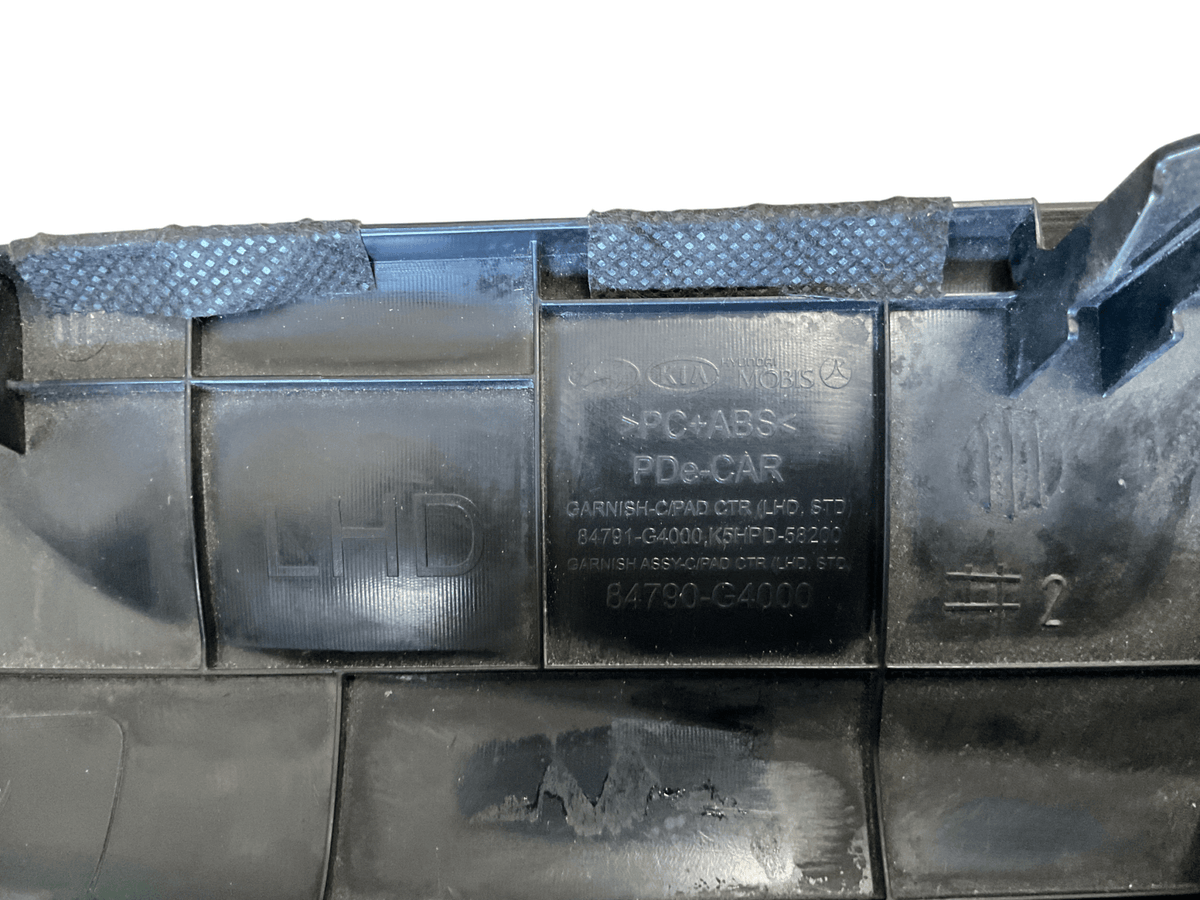 Moldura central del salpicadero Hyundai i30 17-24 - 84790G4000