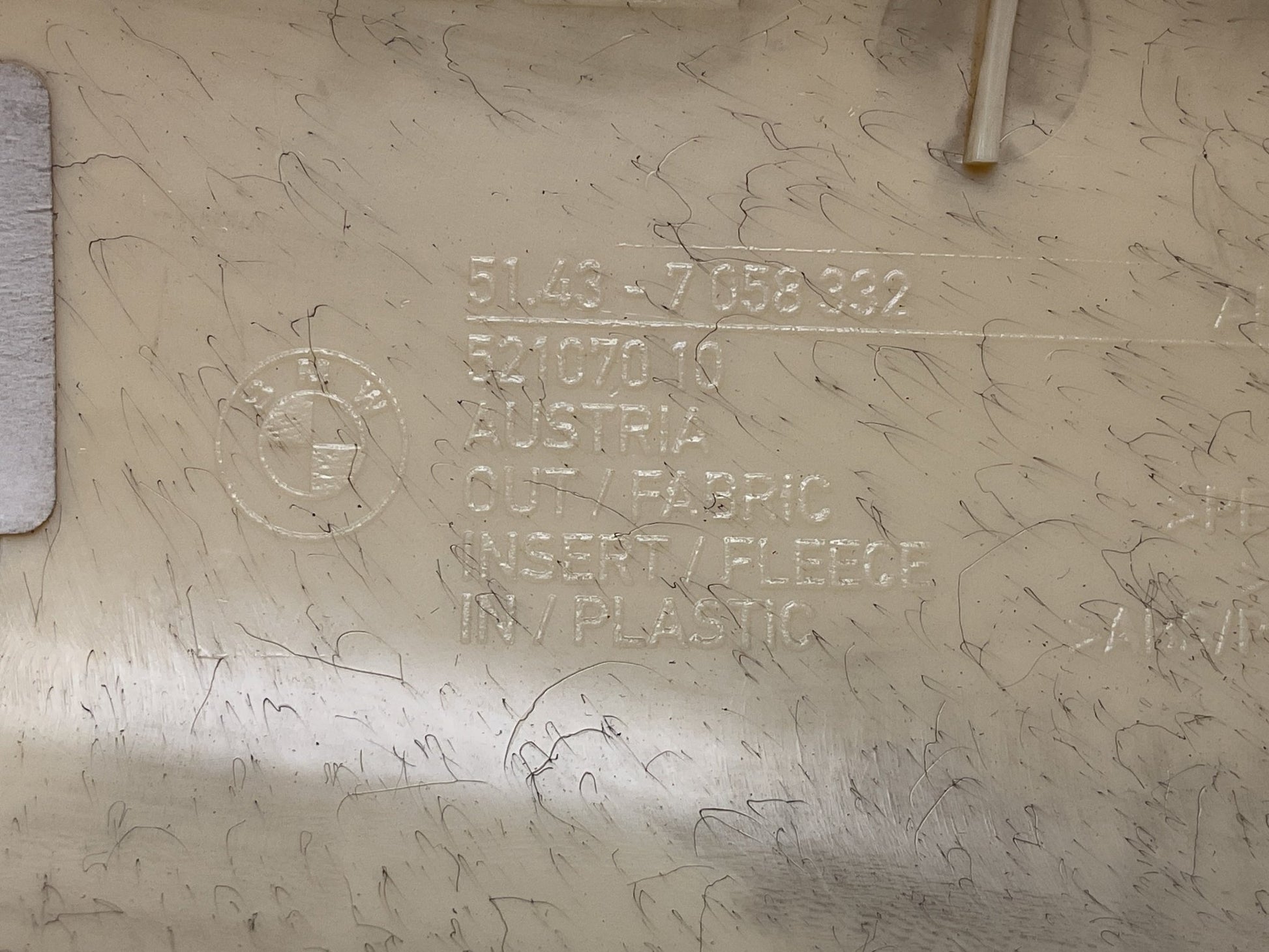 Moldura Columna del dcha BMW 3 2004 - 2011 - 51437058332