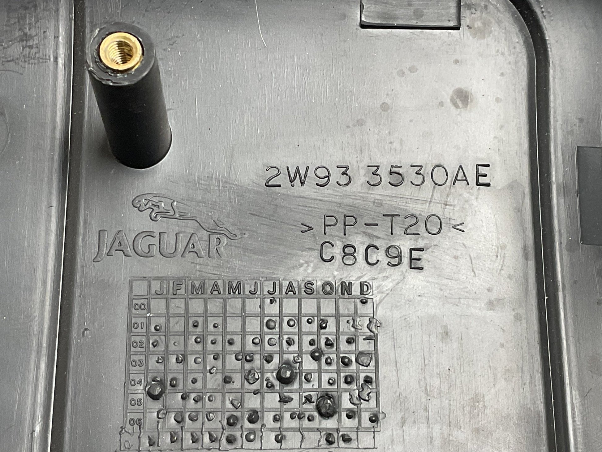 Moldura Columna Jaguar 2W933530AE - 2W933530AE