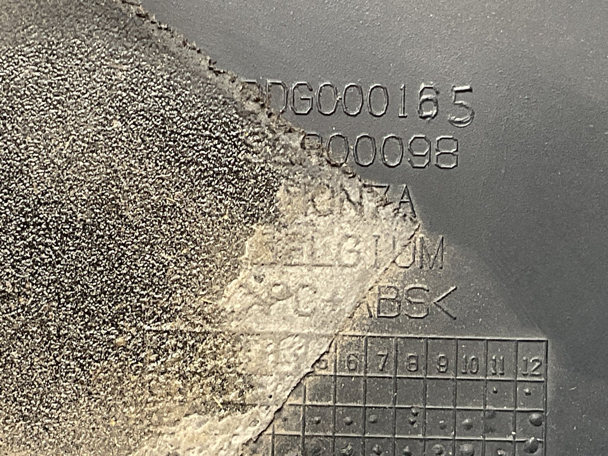 Moldura columna tra dcha Range Rover Sport 04 - 13 - DDG000165