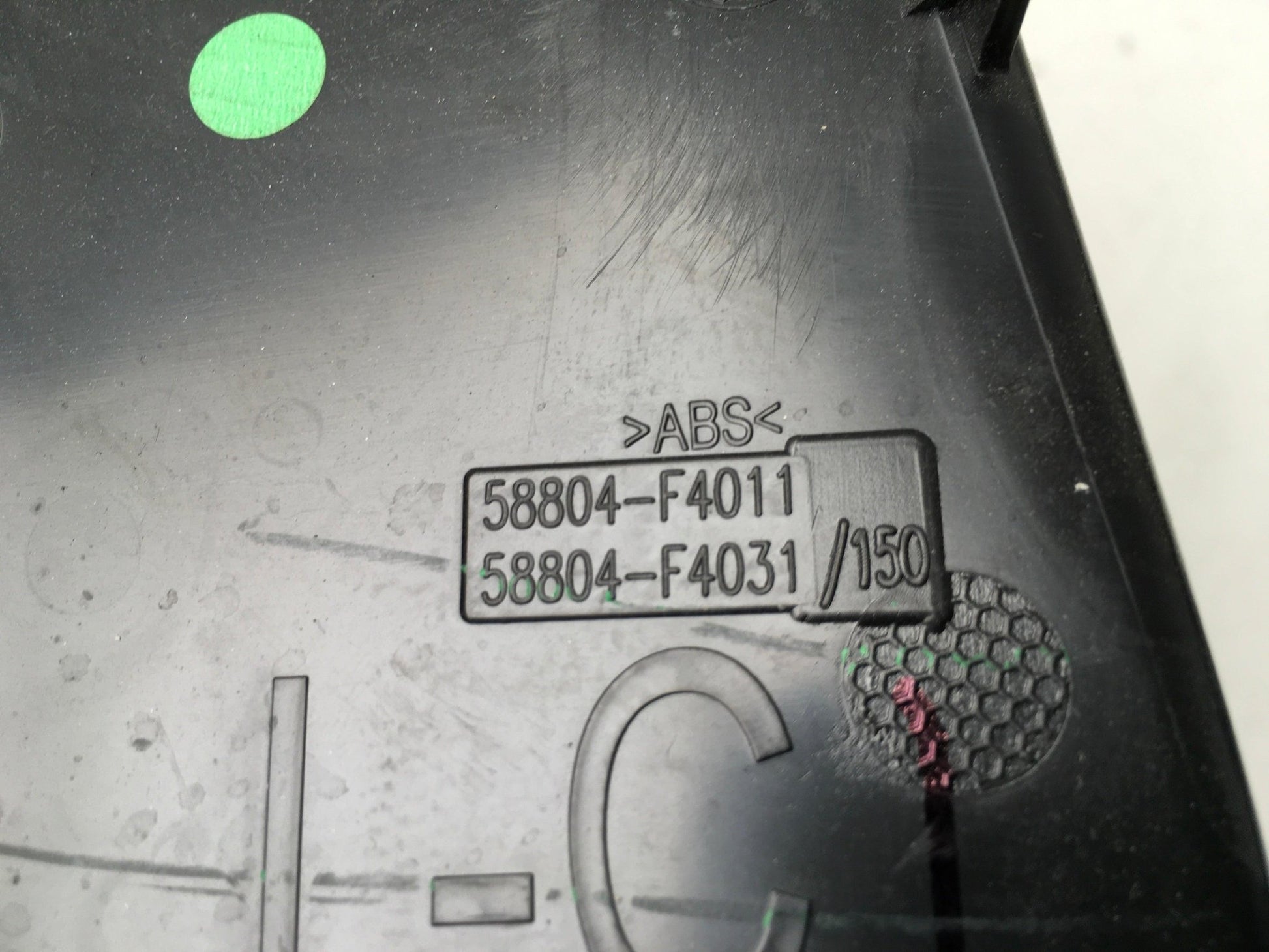 Moldura Consola central Toyota C - HR - 58804F4011