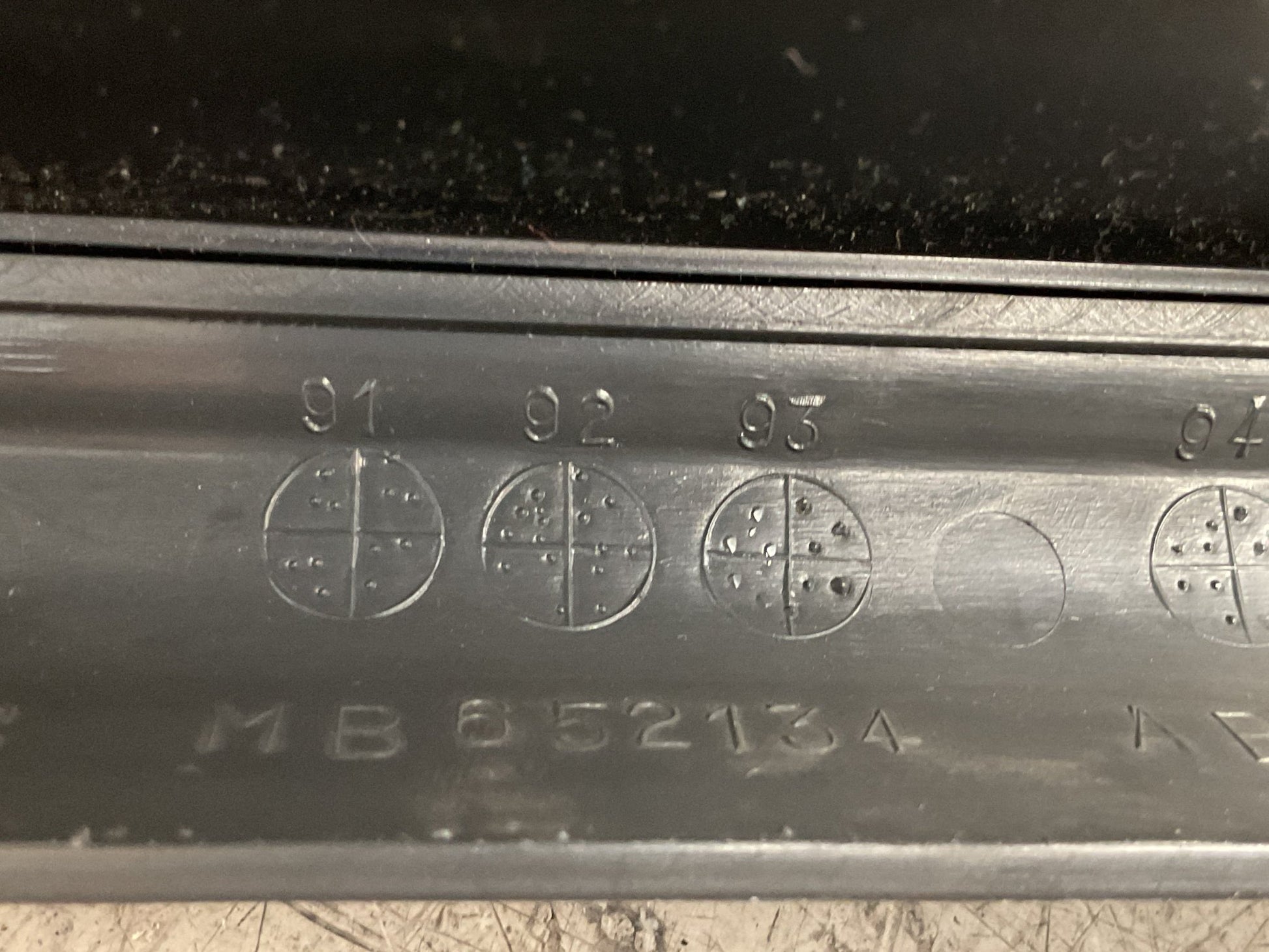 Moldura Consola Salpicadero Mitsubishi Pajero 91 - 00 - MB652134