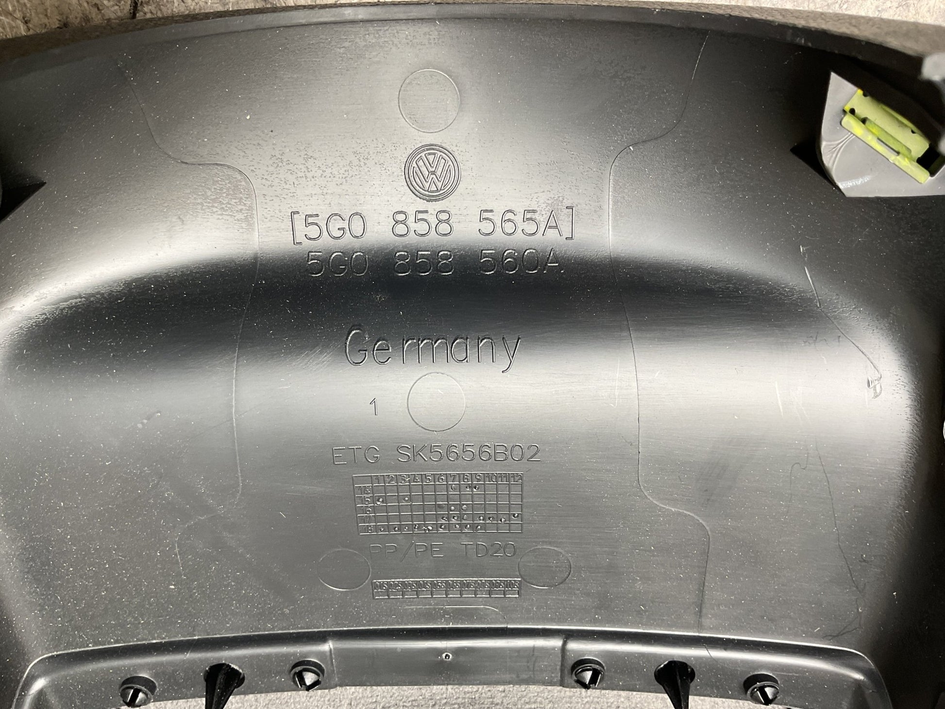 Moldura Cuadro Instrumentos VW Tiguan 2016 - 2024 - 5G0858565A