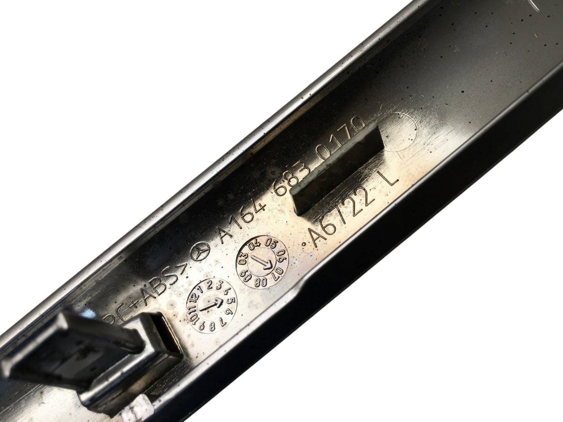 Moldura dcha consola Mercedes M W164 - A1646830170