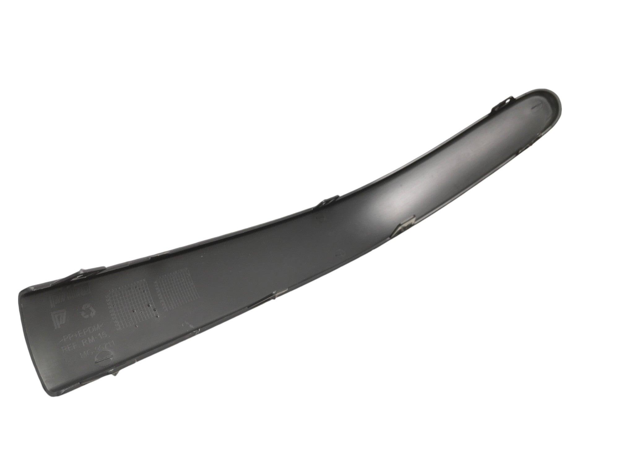 Moldura dcha paragolpes trasero Renault Megane I - 7700427577