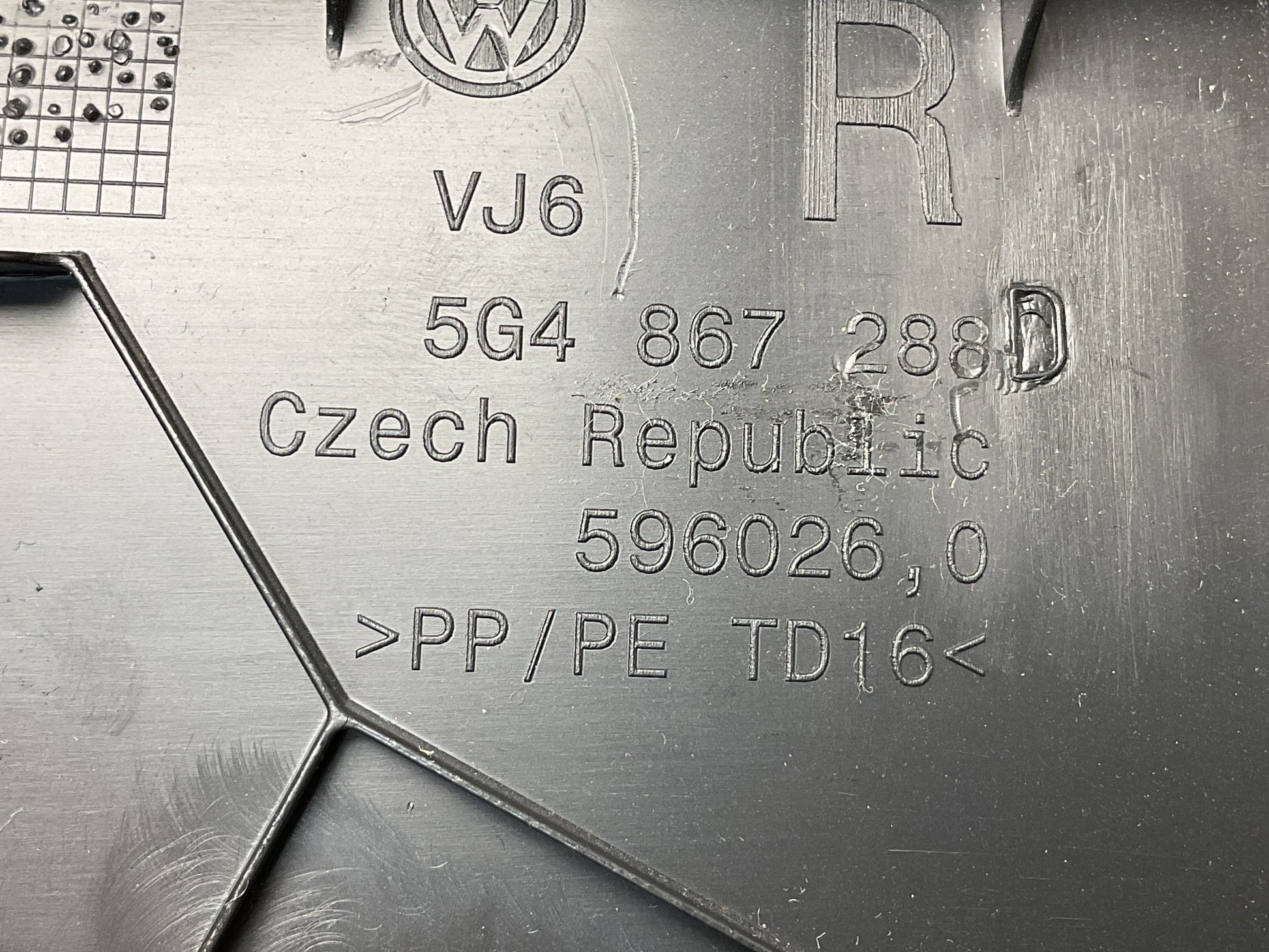 Moldura dcha Pilar C VW Golf VII 2012 - 2020 - 5G4867288D