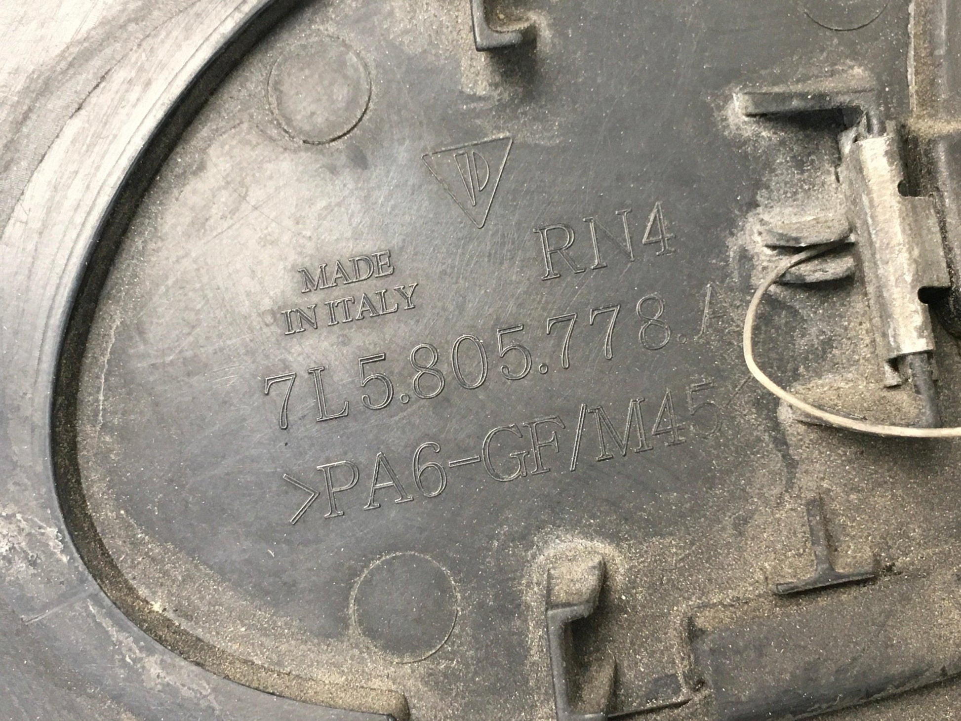 Moldura faro derecho Porshce Cayenne 955 - 7L5805286E