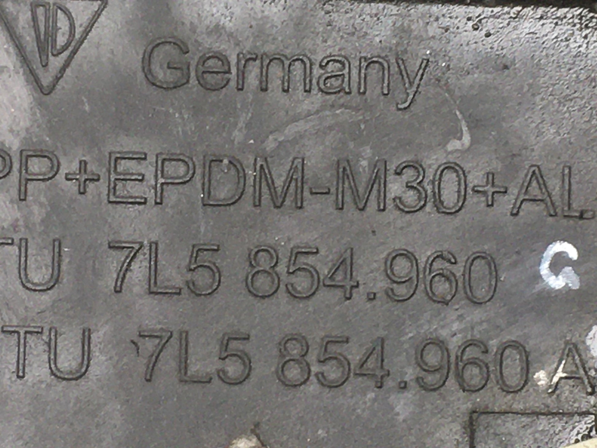 Moldura guardabarros del dcho Porsche Cayenne 955 - 7L5854959F