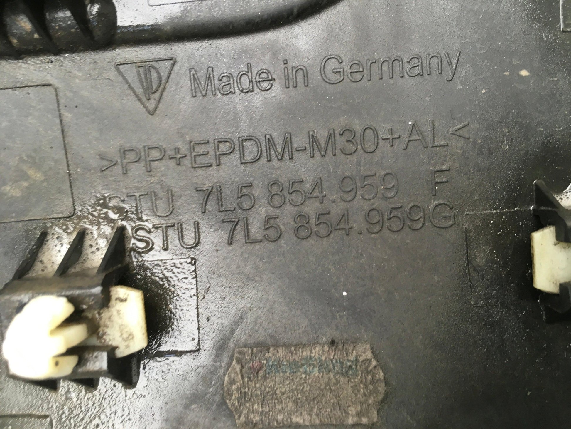 Moldura guardabarros del izq Porsche Cayenne 955 - 7L5854959F