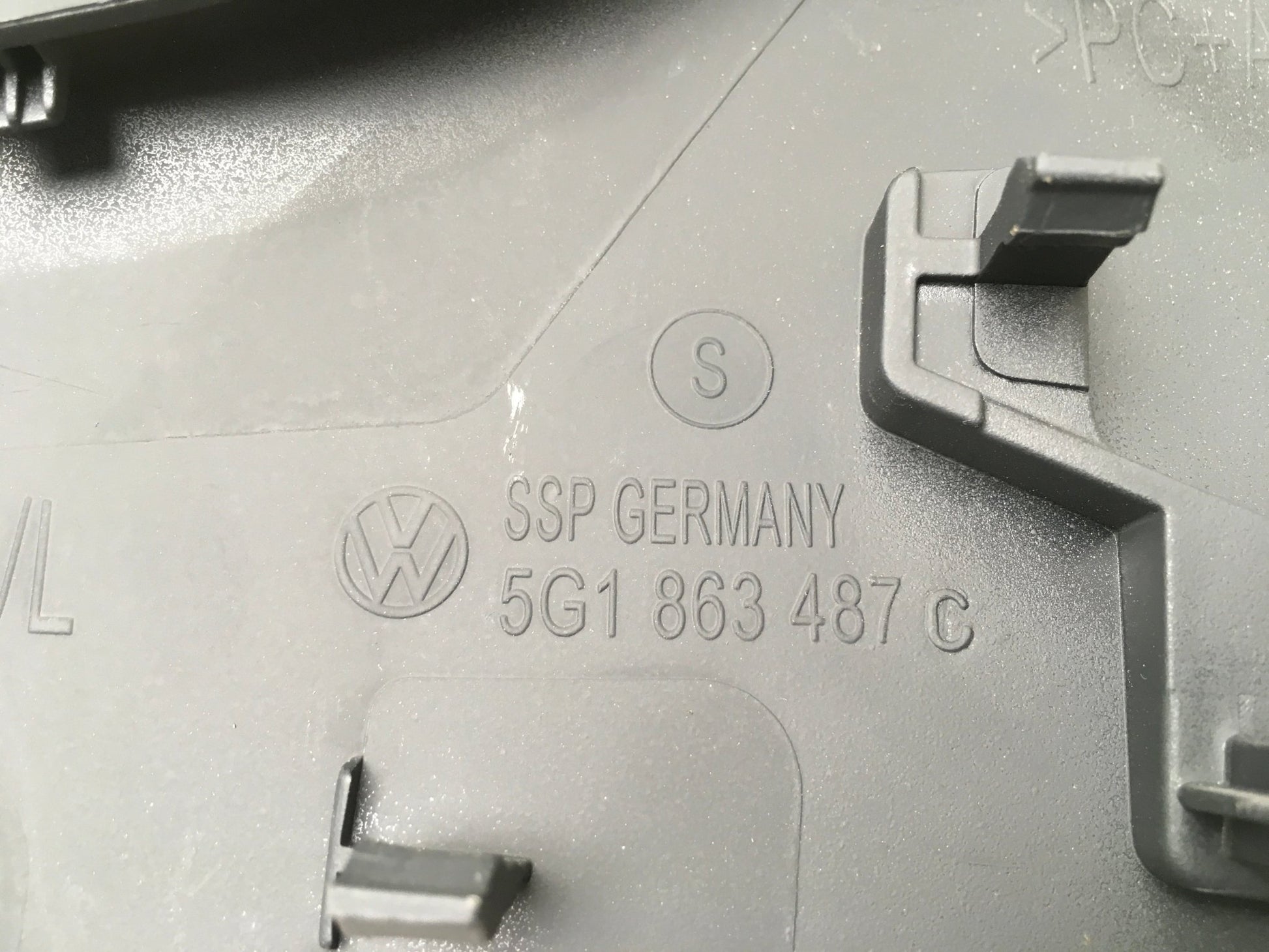 Moldura izq Consola central VW Golf VII - 5G1863487C