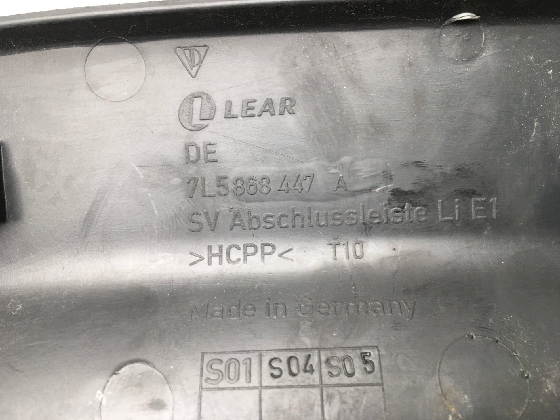 Moldura izq maletero Porsche Cayenne 9PA - 7L5868447A