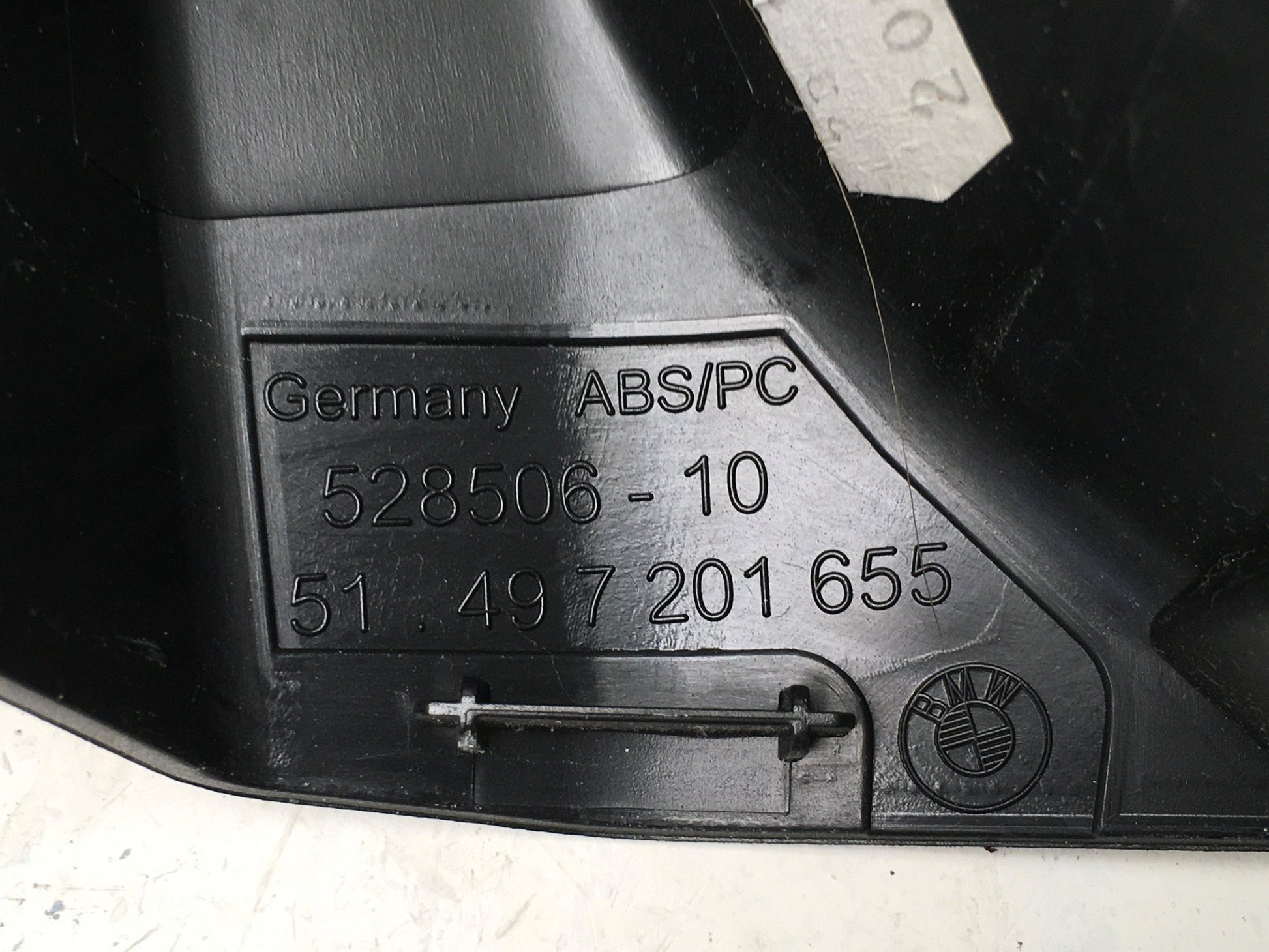 Moldura izq porton BMW F07 - 51497201655