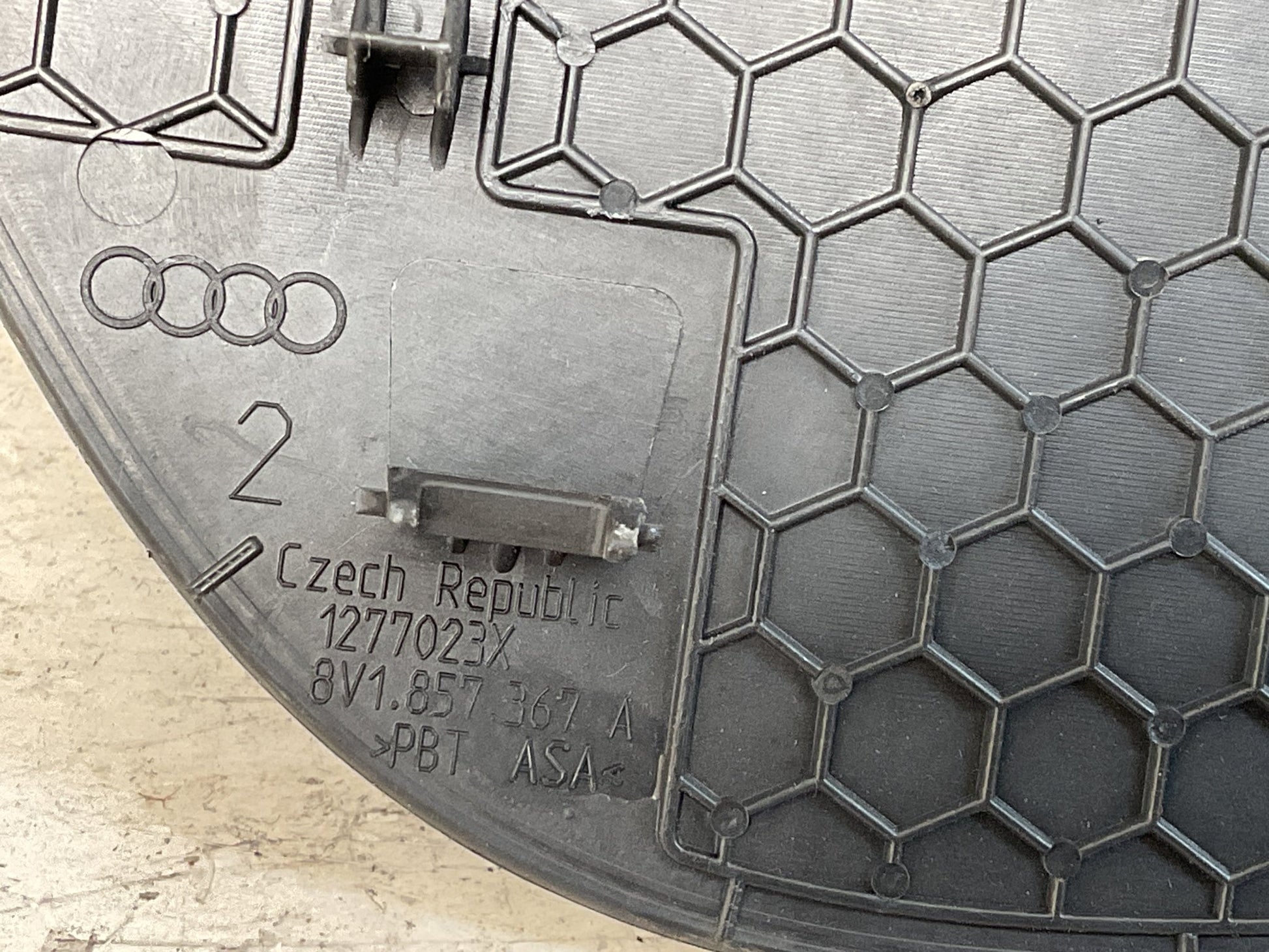 Moldura izq Salpicadero Audi A3 2012 - 2020 - 8V1857367A