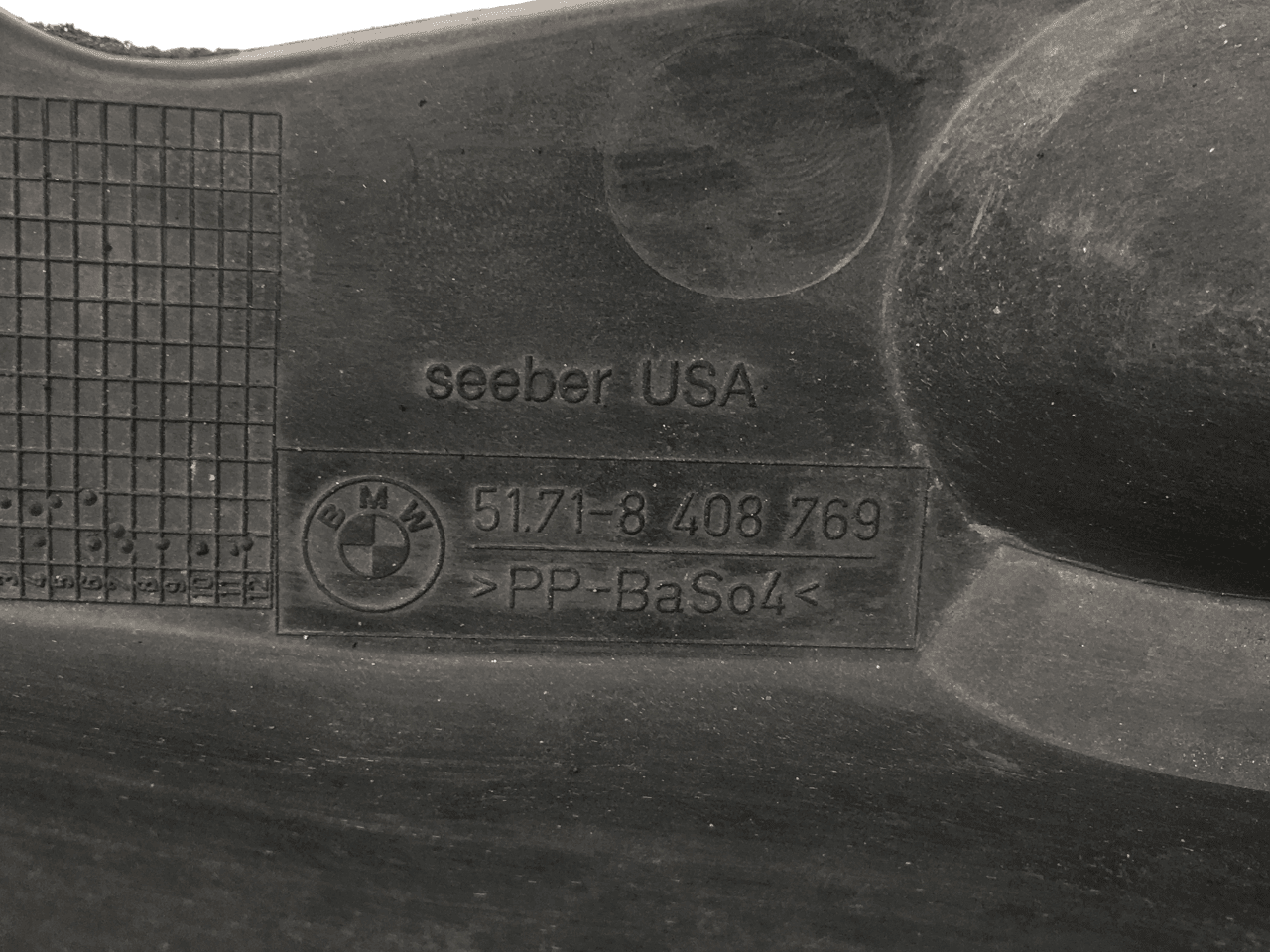 Moldura izq vano motor BMW X5 E53 - 51718408769