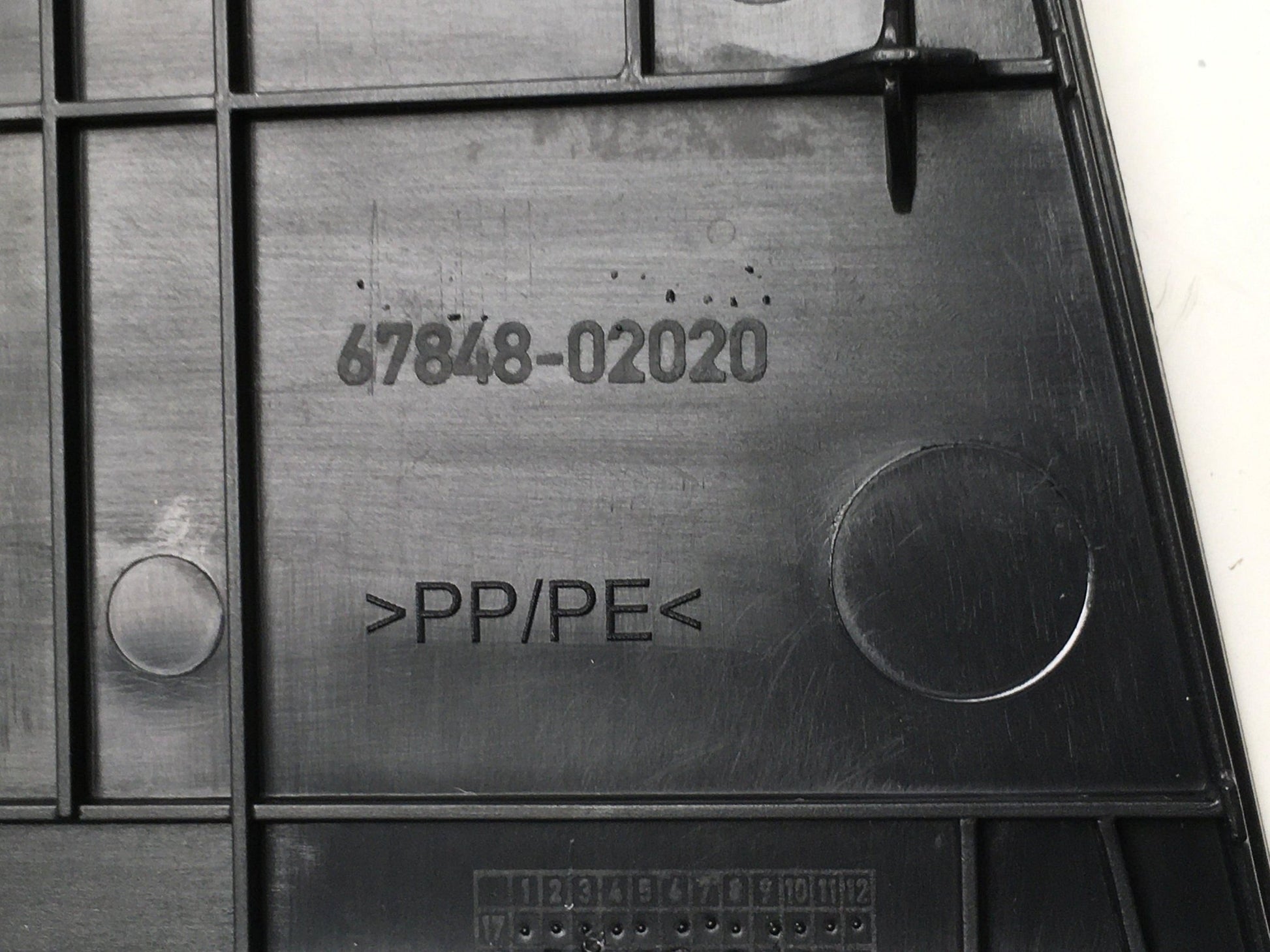 Moldura maletero Toyota Auris E180 - 6784802020