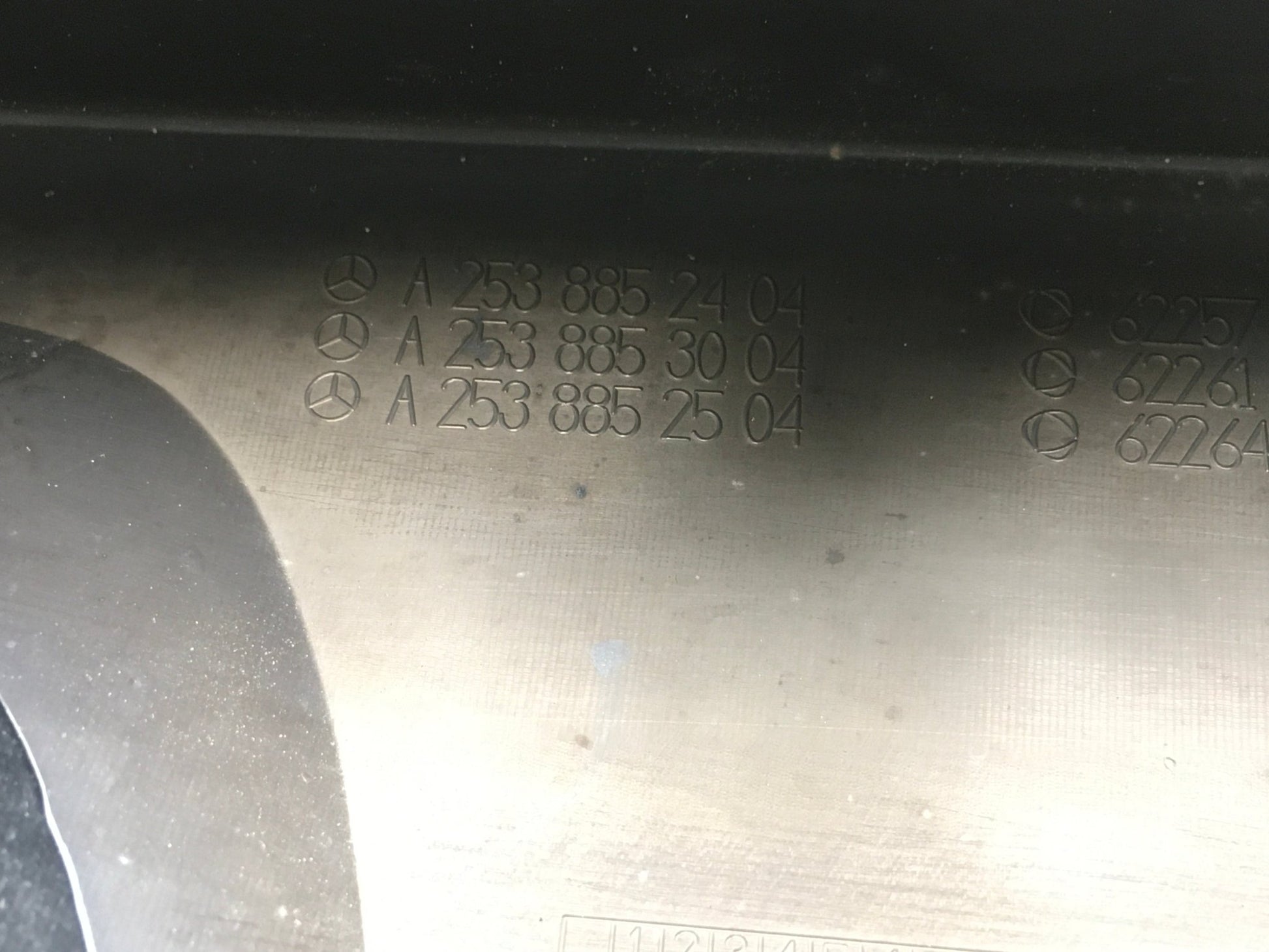 Moldura paragolpes delantero Mercedes GLC 46 AMG - A2538852404