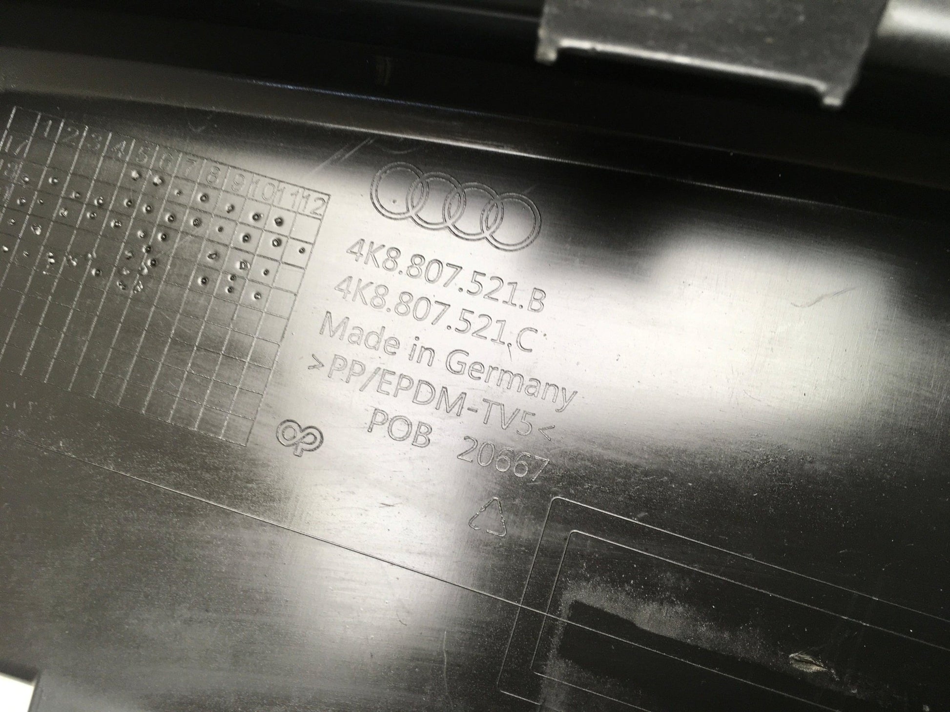 Moldura paragolpes trasero Audi A4 4K - 4K8807521B