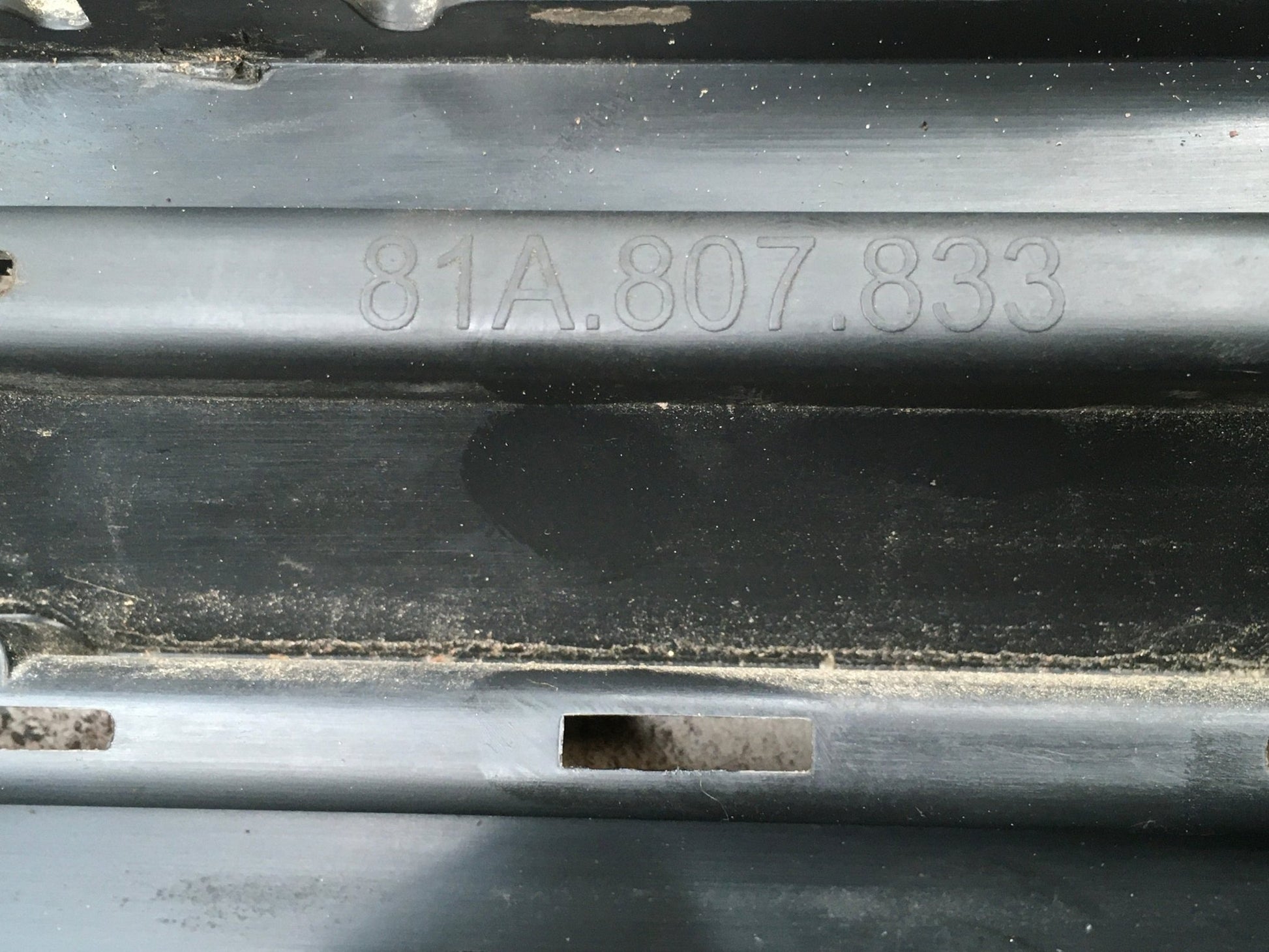 Moldura Paragolpes trasero Audi Q2 Fase 2 - 81A807833