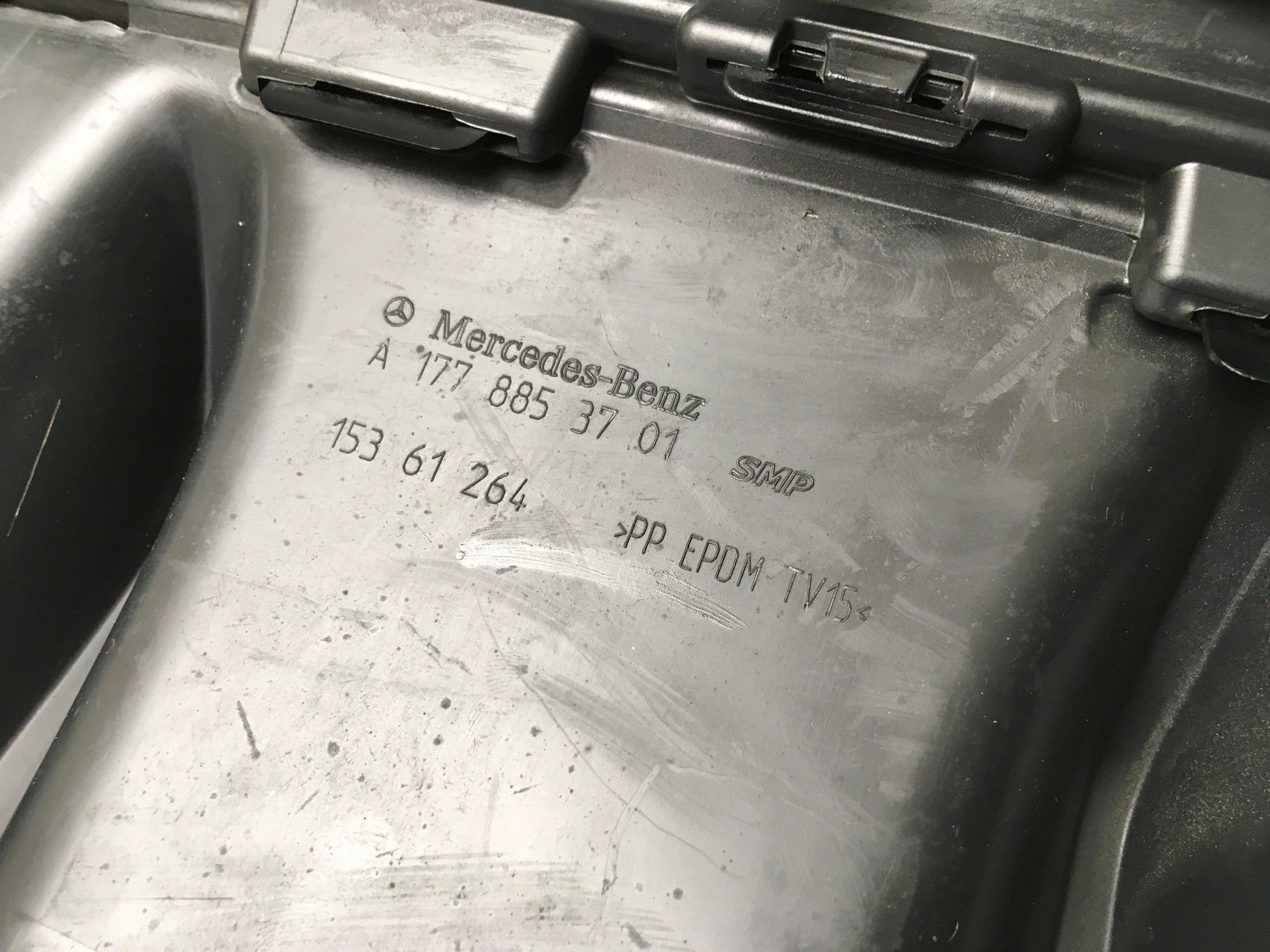 Moldura paragolpes trasero Mercedes W177 - A1778853701