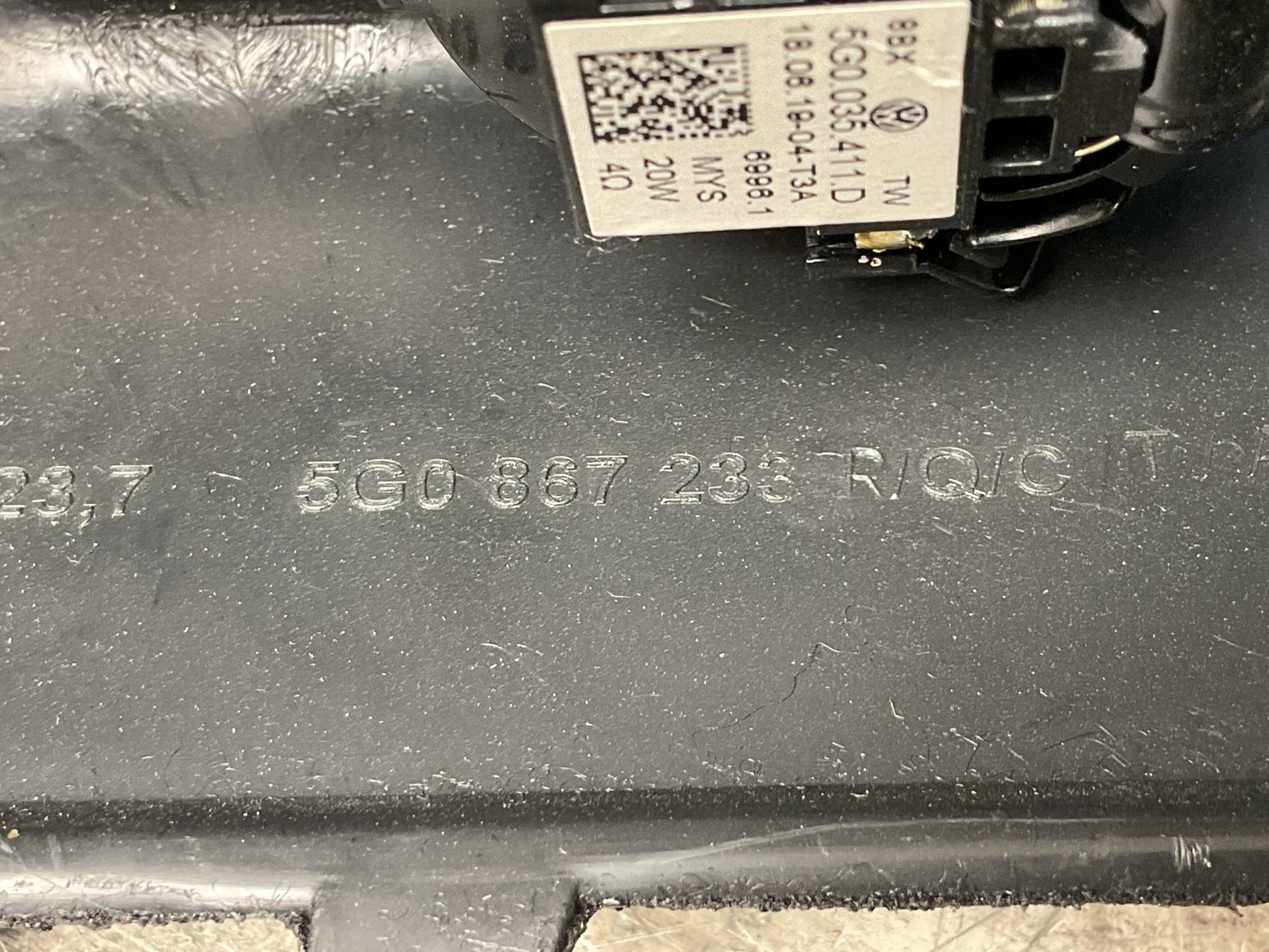 Moldura Pilar A izq VW Golf VII 2012 - 202 - 5G0867233R