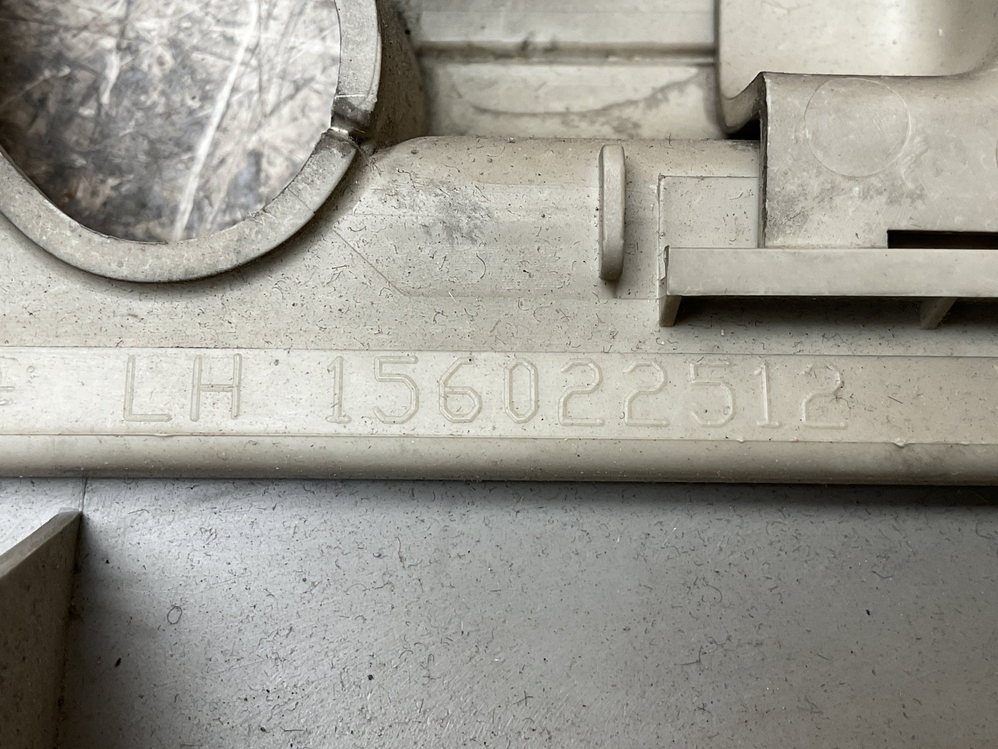 Moldura Pilar B izq Range Rover Sport 04 - 13 - 631240092