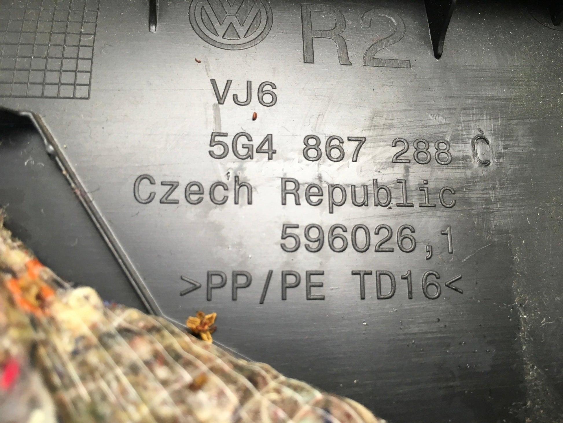 Moldura Pilar C tra dcha VW Golf VII - 5G4867288C