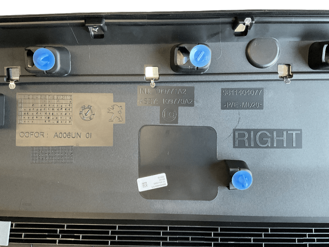 Moldura puerta del dcha Peugeot 9811404077 - 9811404077