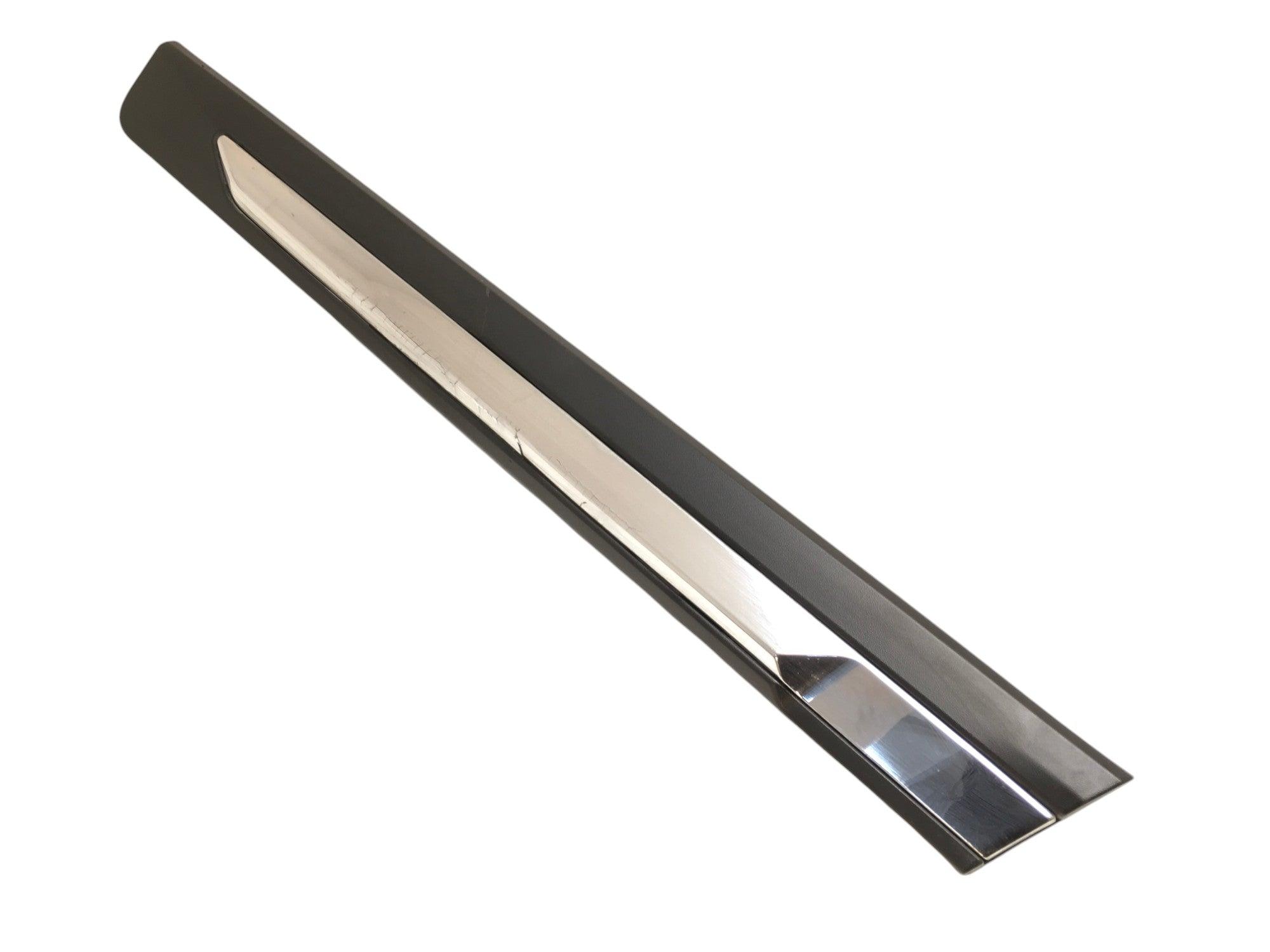 Moldura Puerta tra dcha Nissan X - trail T32 Fase 2 - 828766FR0A