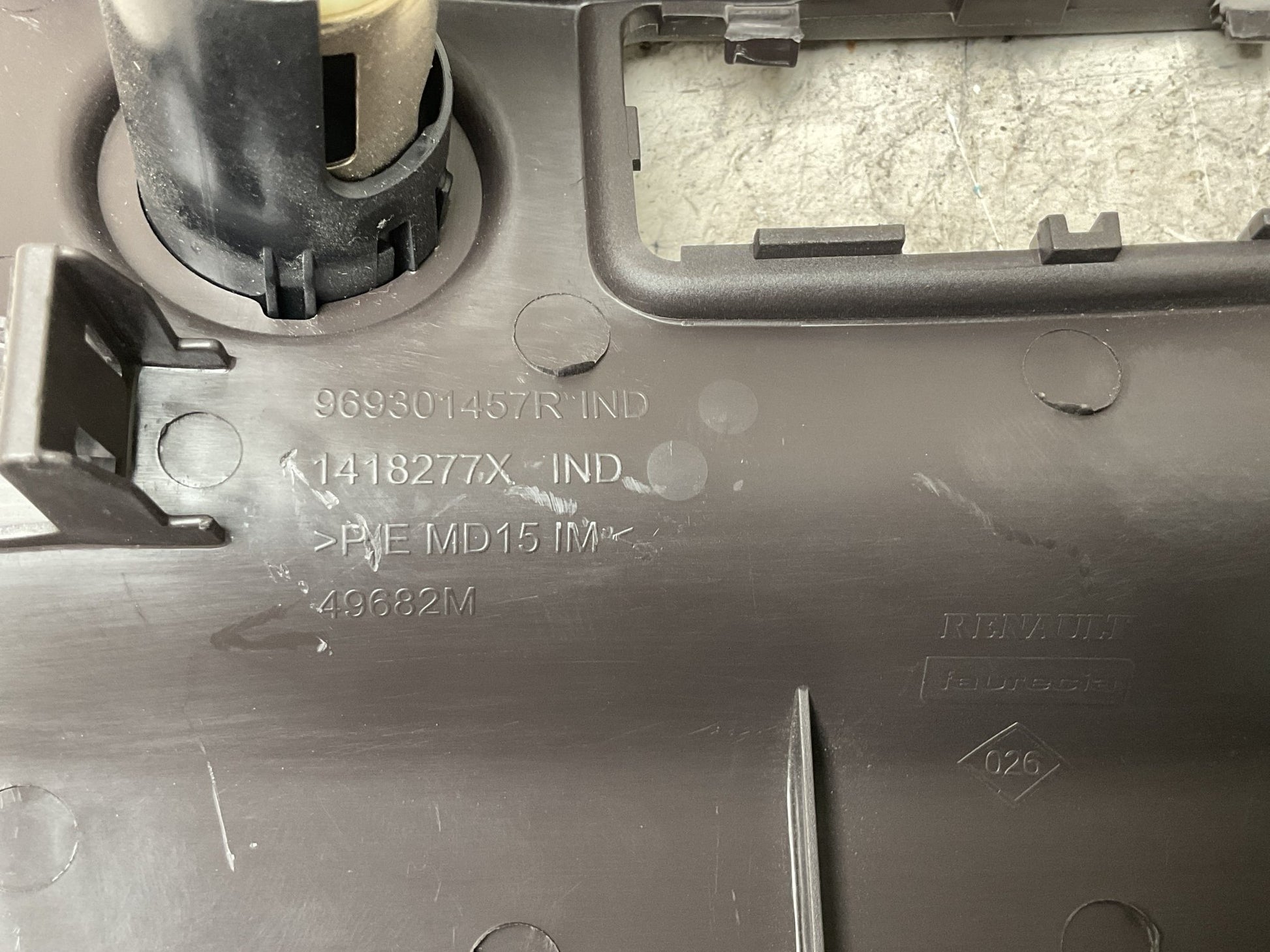 Moldura Puerto USB Renault Espace 15 - 23 - 969301457R