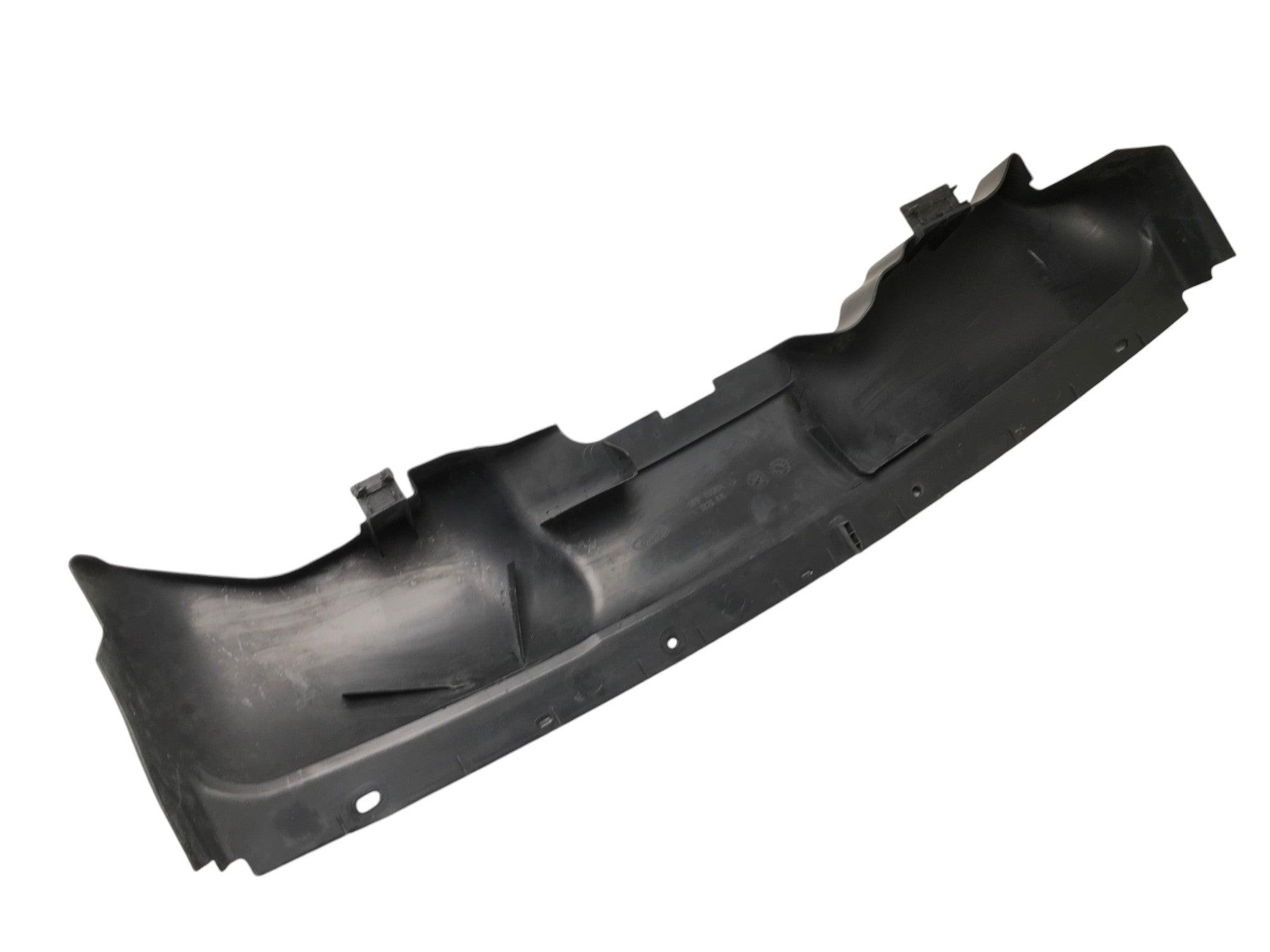 Moldura radiador Ford Focus II - 8M5116613AA