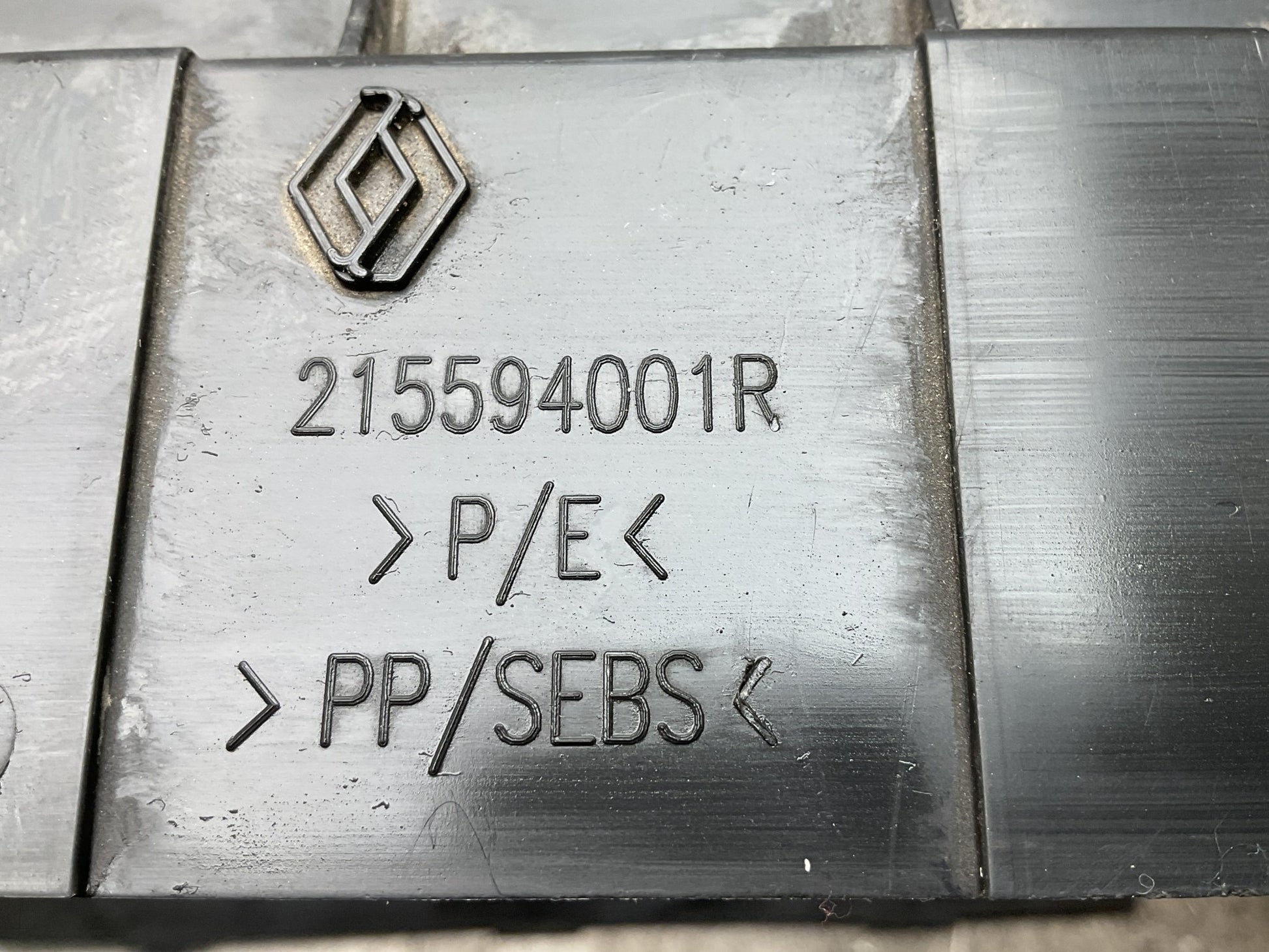 Moldura Radiador Renault Espace 2015 - 2023 - 215594001R