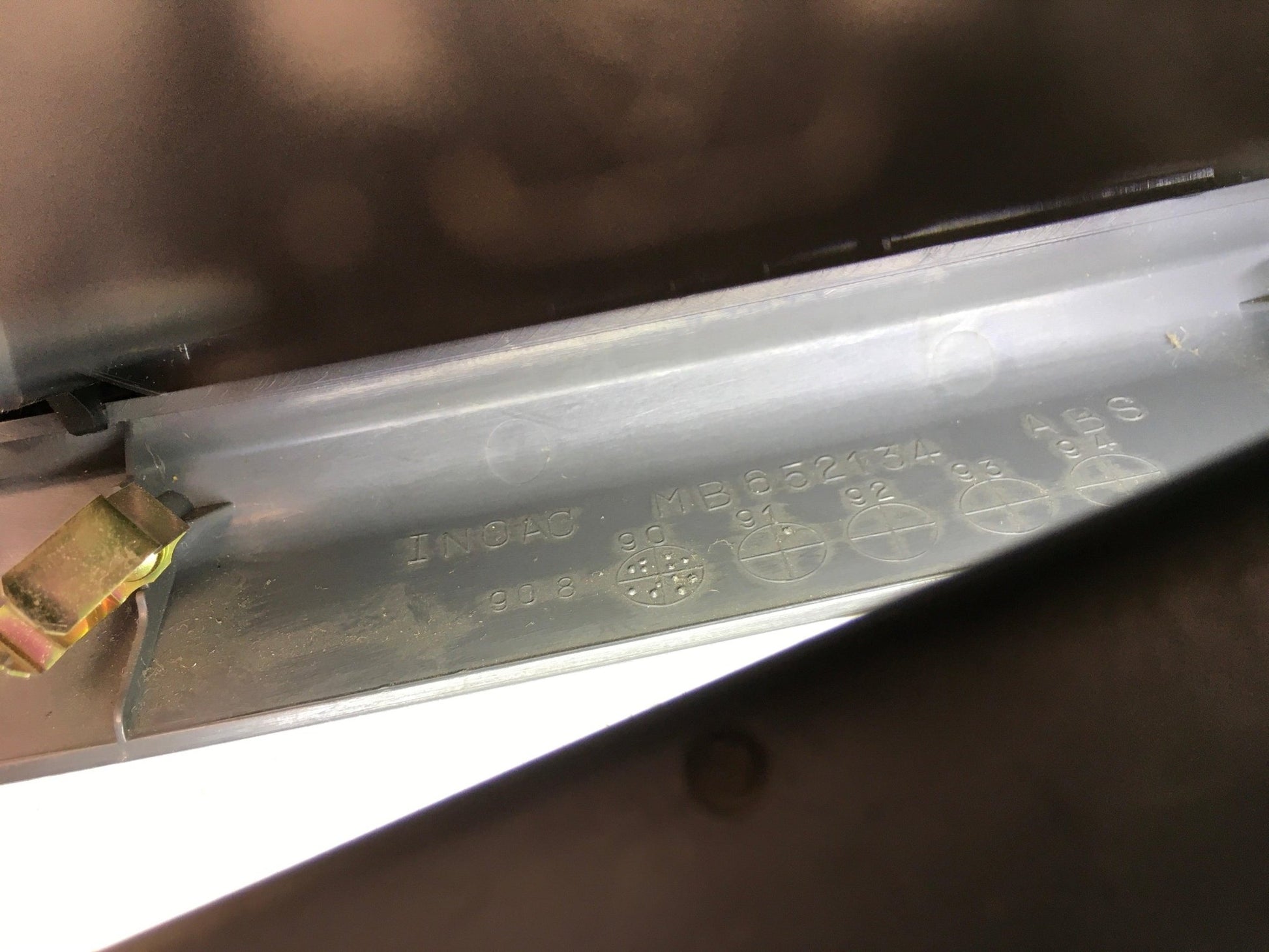 Moldura radio Mitsubishi Pajero II - MB652134