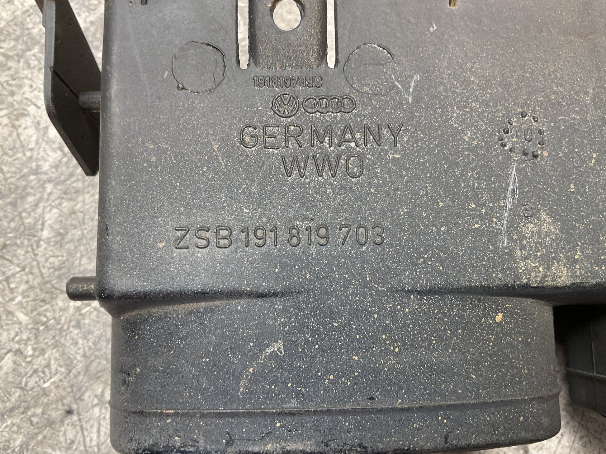 Moldura Rejilla Central Salpicadero VW T4 - 