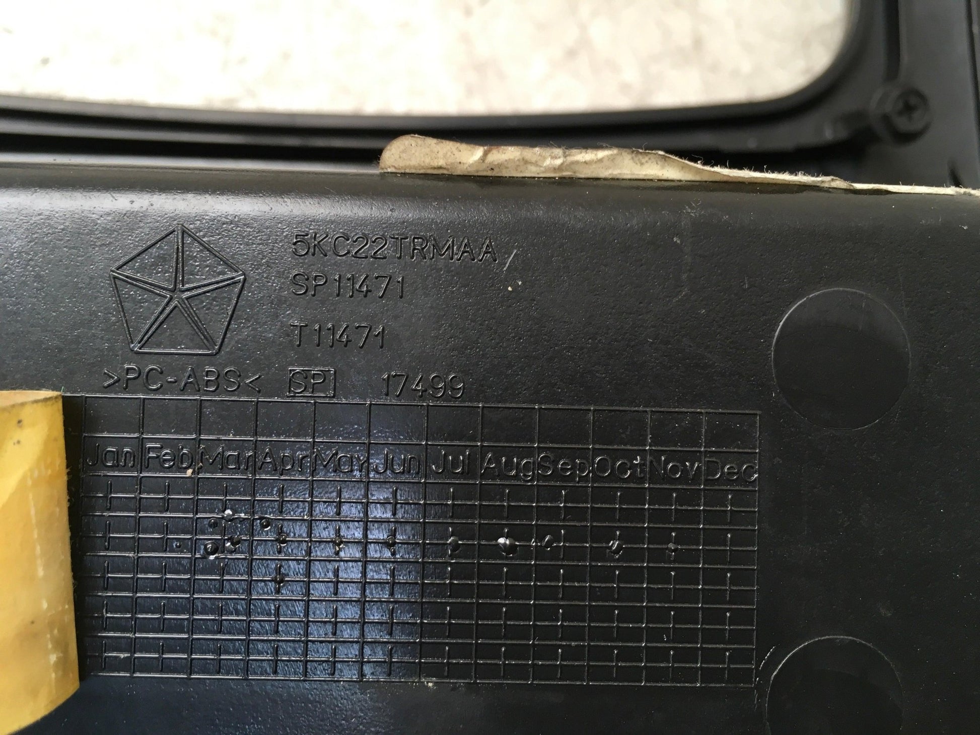 Moldura salpicadero Jeep Cherokee III KJ - 5KC22TRMAA