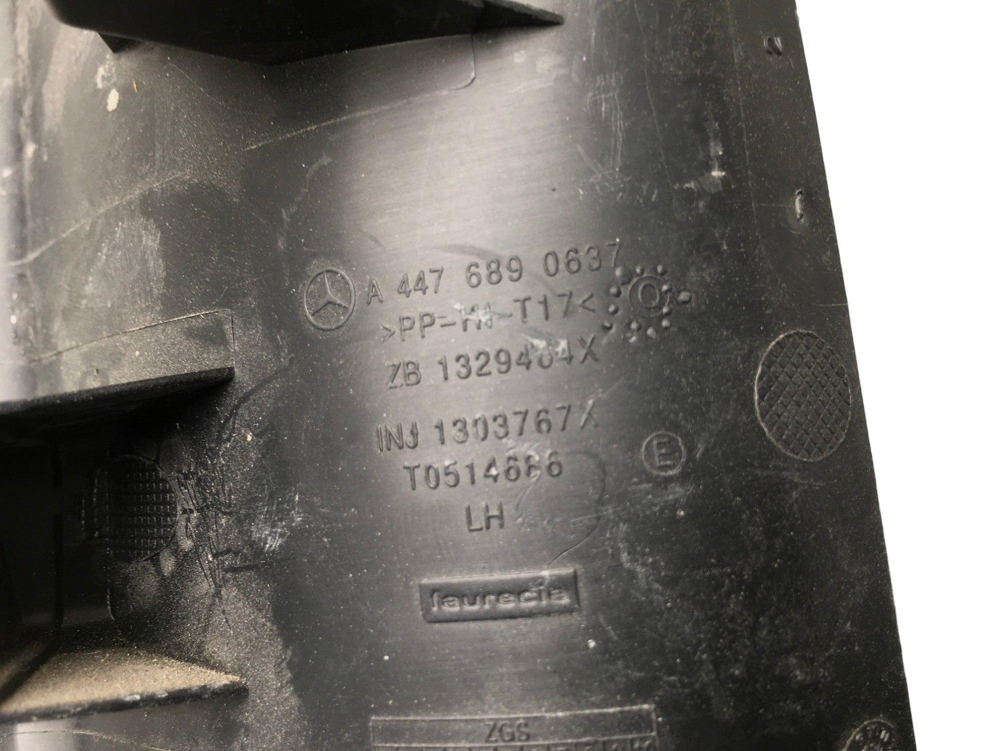 Moldura Salpicadero Mercedes W447 - A4476890637