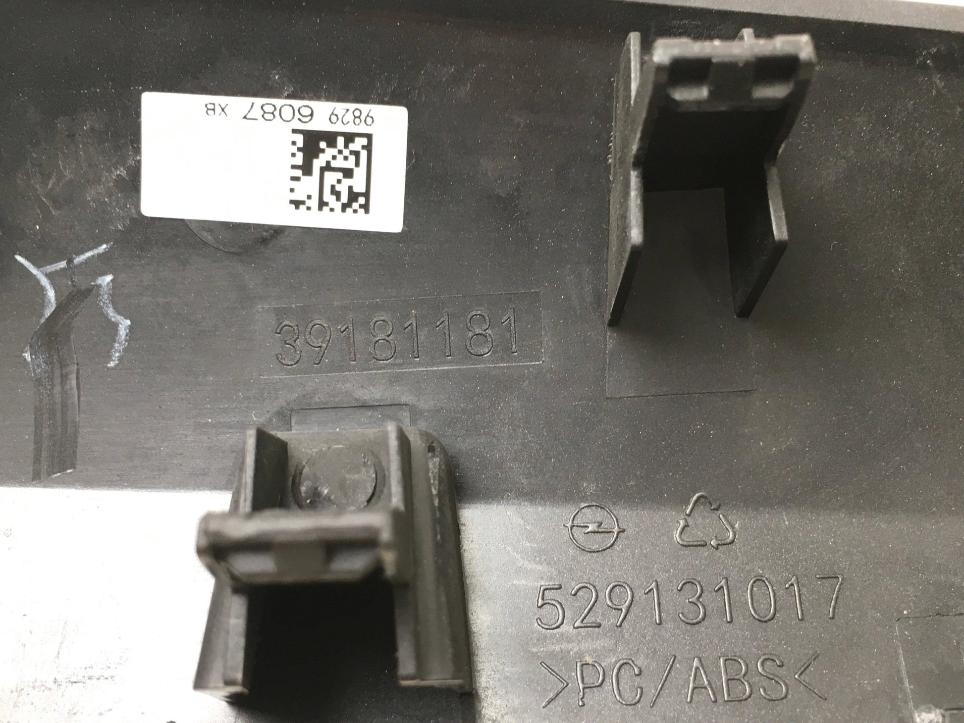 Moldura salpicadero Opel Corsa F - 39181181