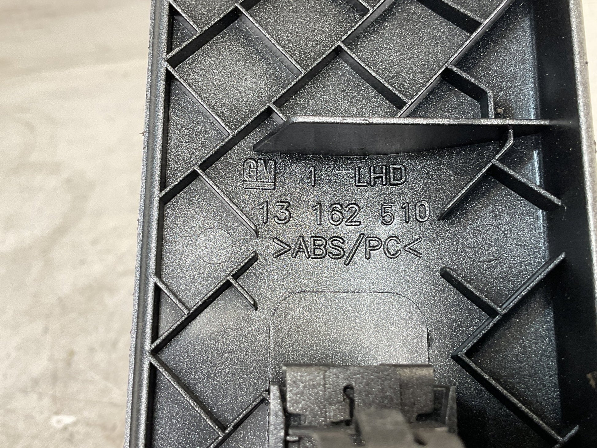 Moldura salpicadero Opel Zafira 2005 - 2014 - 13162510