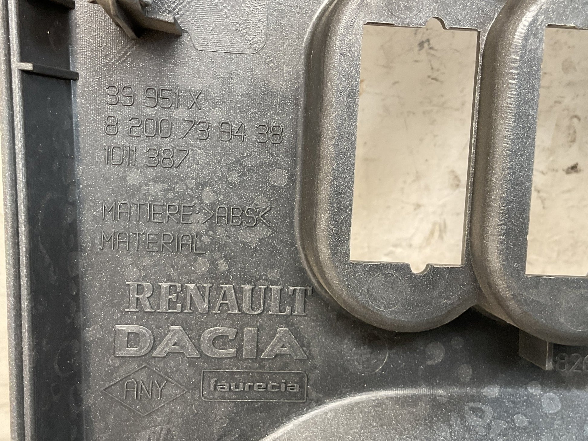 Moldura Salpicadero Renault 8200739438 - 8200739438