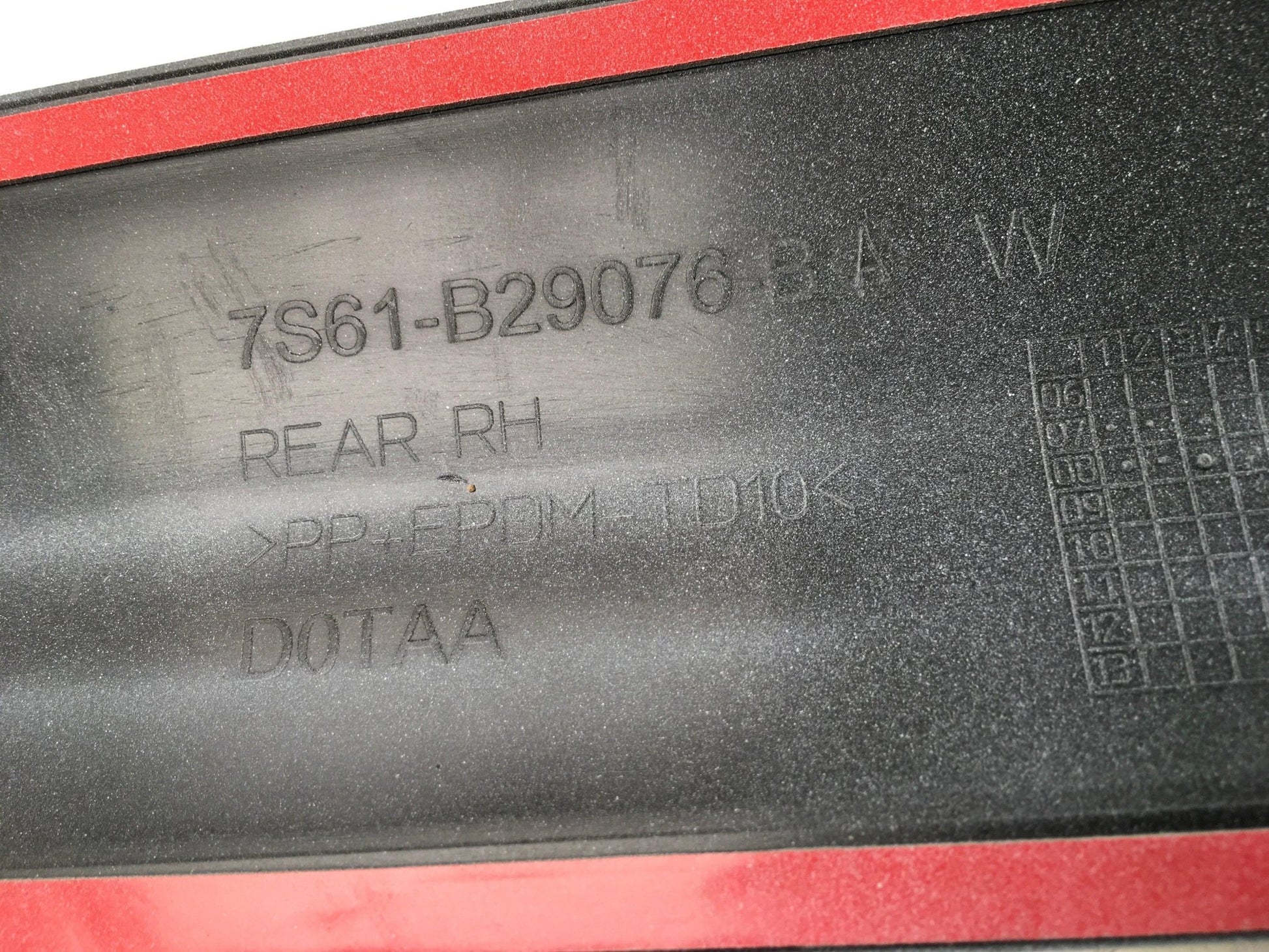 Moldura tra dcha Ford Fiesta V - 7S61B29076CAXWAA