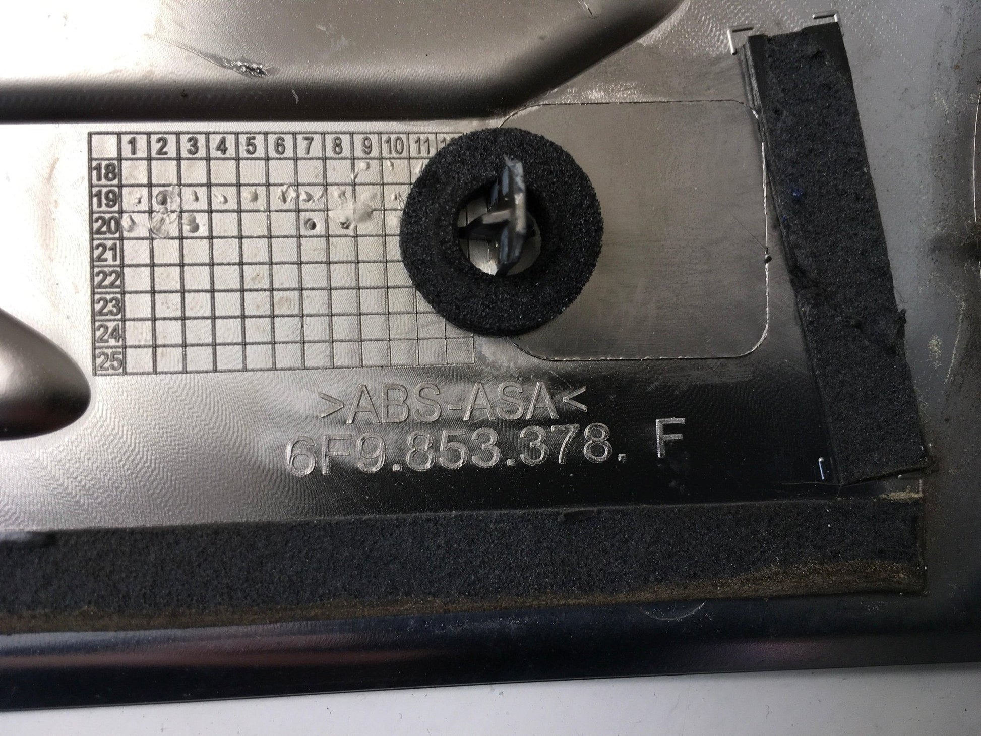 Moldura tra dcha Seat Arona FR - 6F9853378F